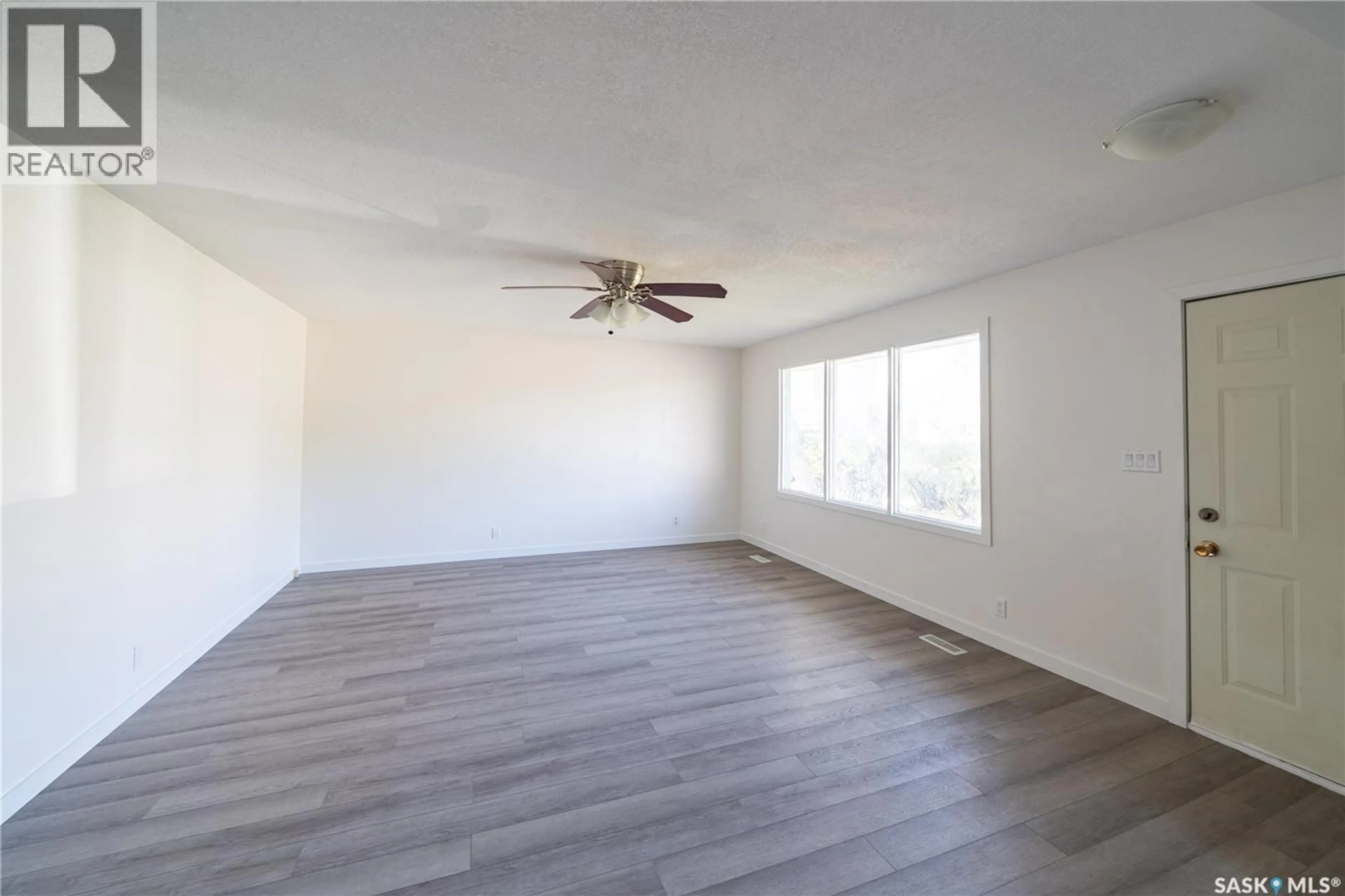 A pic of a room for E - 3111 DEWDNEY AVENUE, Regina Saskatchewan S4N5K3