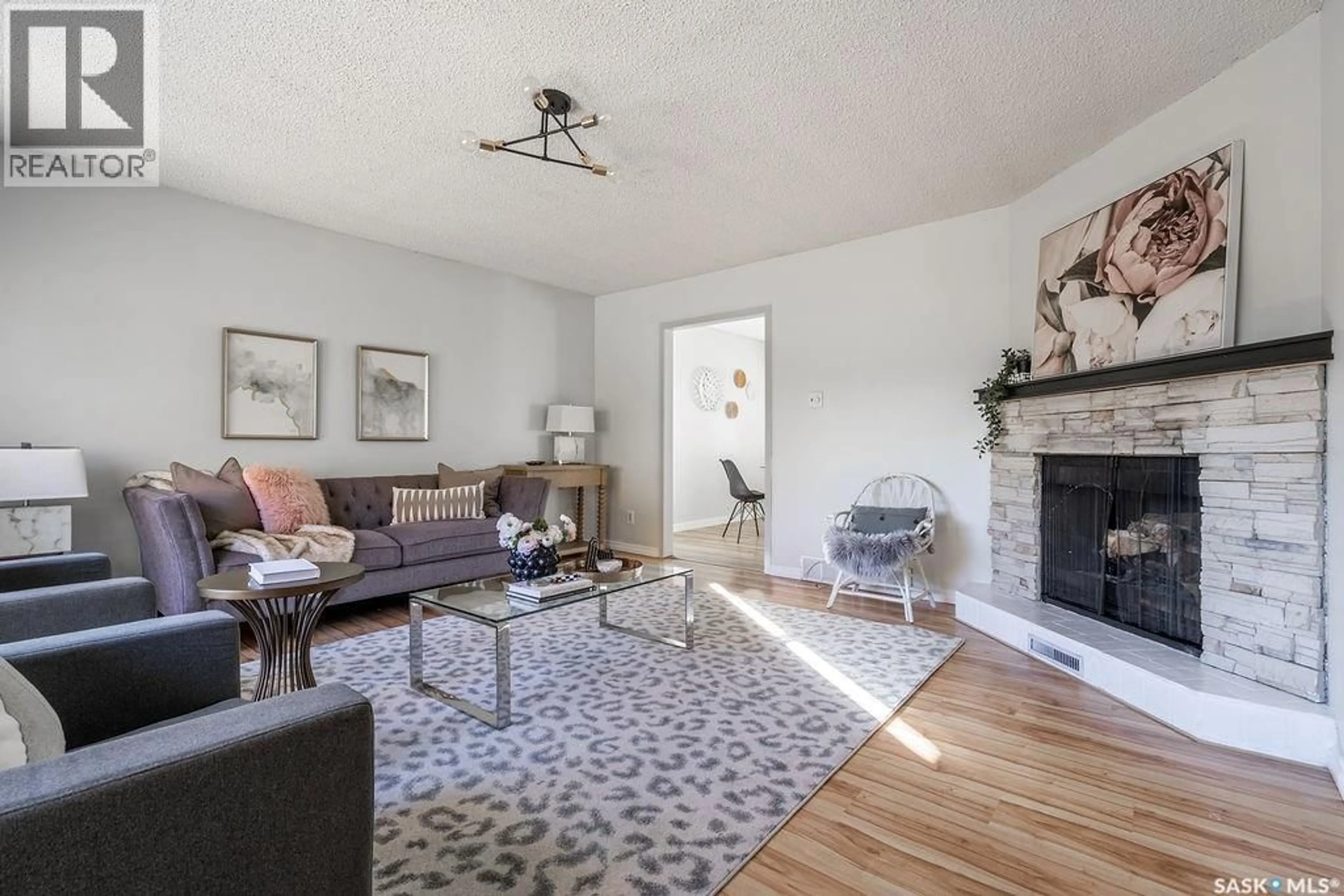Living room with furniture, unknown for 2512 MELROSE AVENUE, Saskatoon Saskatchewan S7J0V6