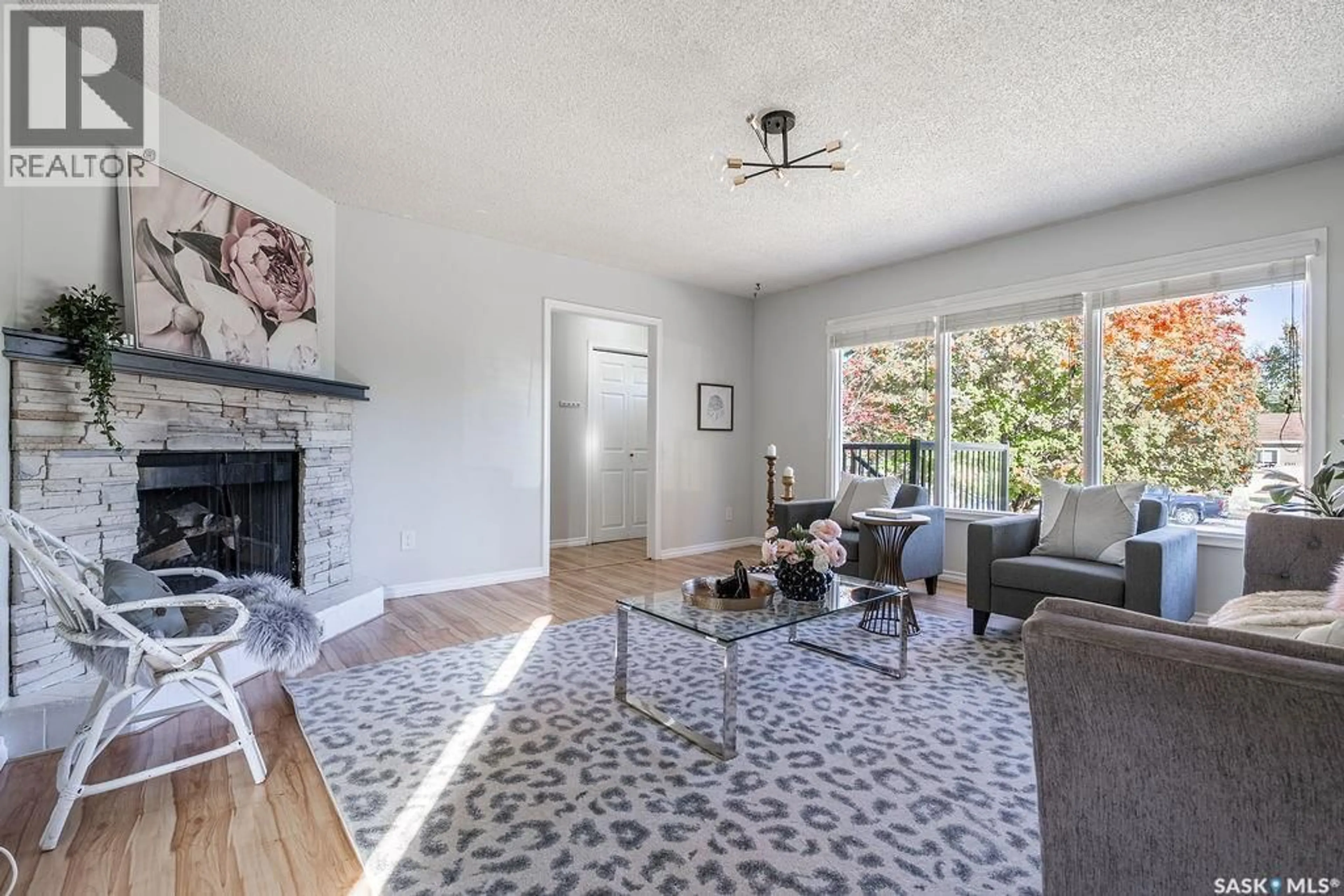 Living room with furniture, unknown for 2512 MELROSE AVENUE, Saskatoon Saskatchewan S7J0V6
