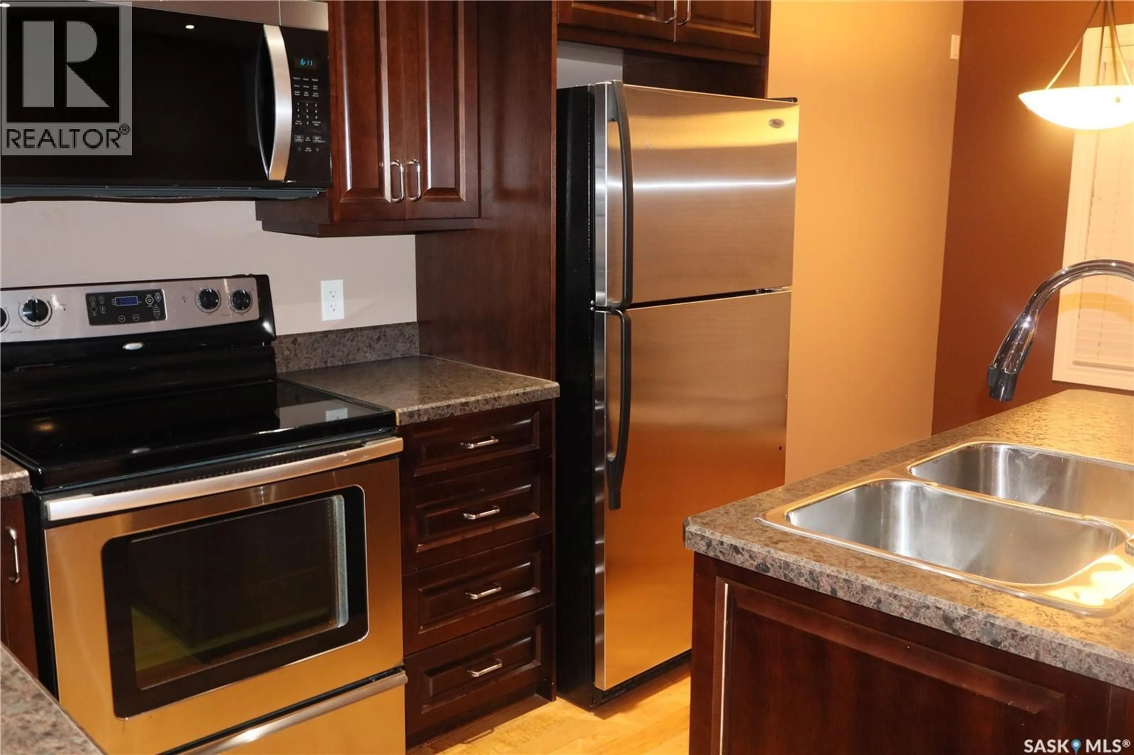 Standard kitchen, unknown for D2 - 33 WOOD LILY DRIVE, Moose Jaw Saskatchewan S6J1E4