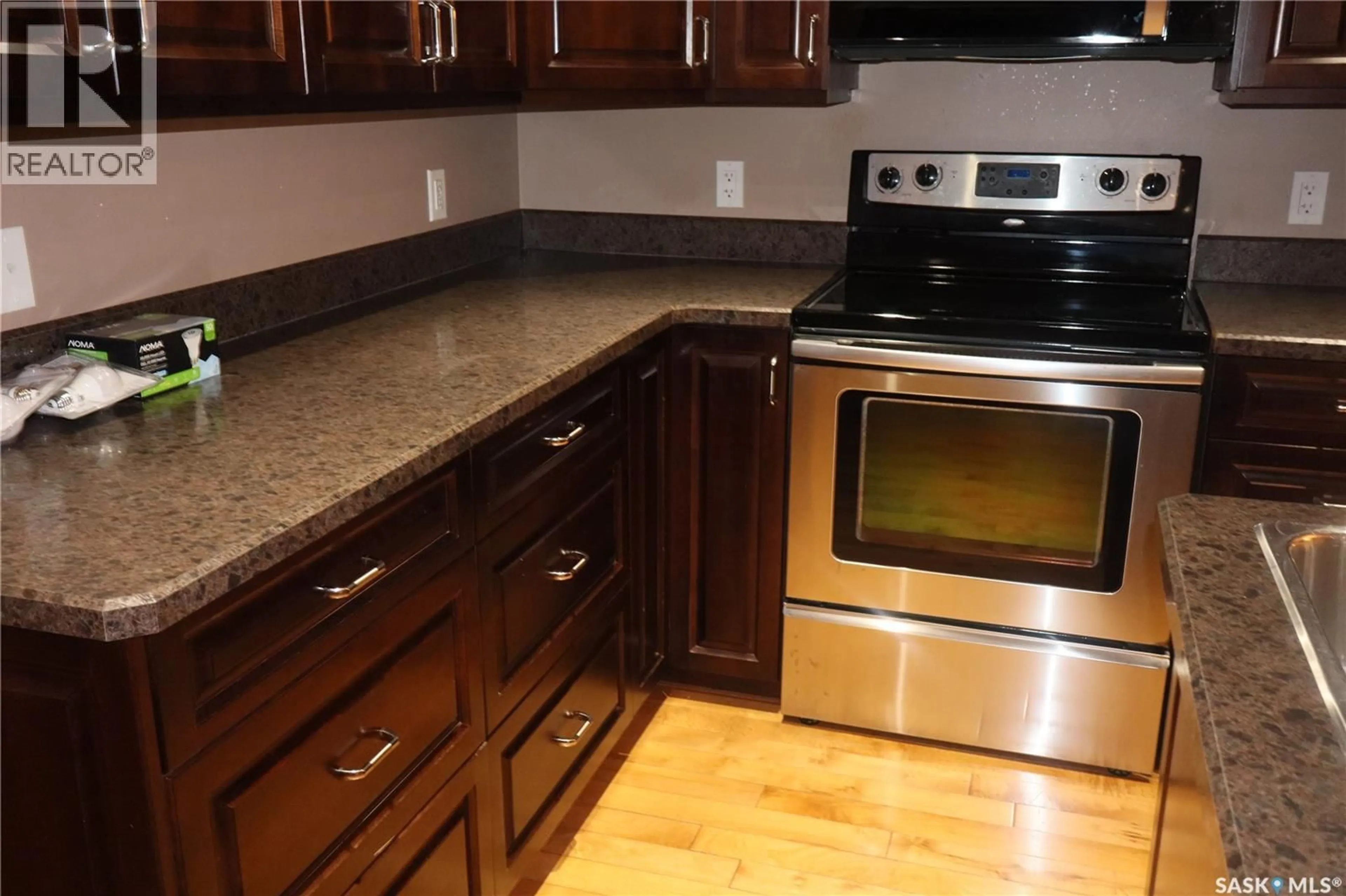 Standard kitchen, unknown for D2 - 33 WOOD LILY DRIVE, Moose Jaw Saskatchewan S6J1E4