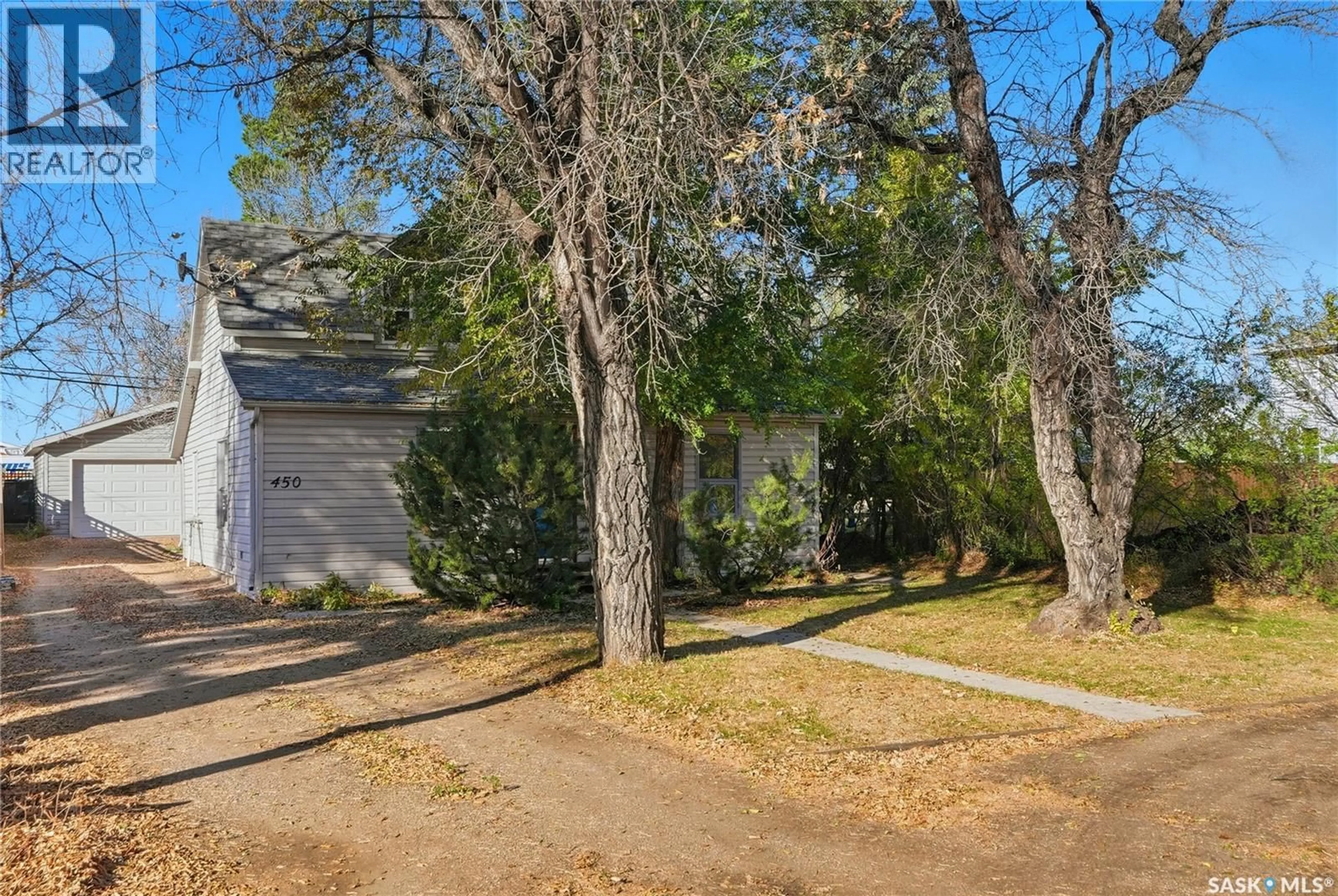 A pic from outside/outdoor area/front of a property/back of a property/a pic from drone, street for 450 CHARLES STREET, Asquith Saskatchewan S0K0J0
