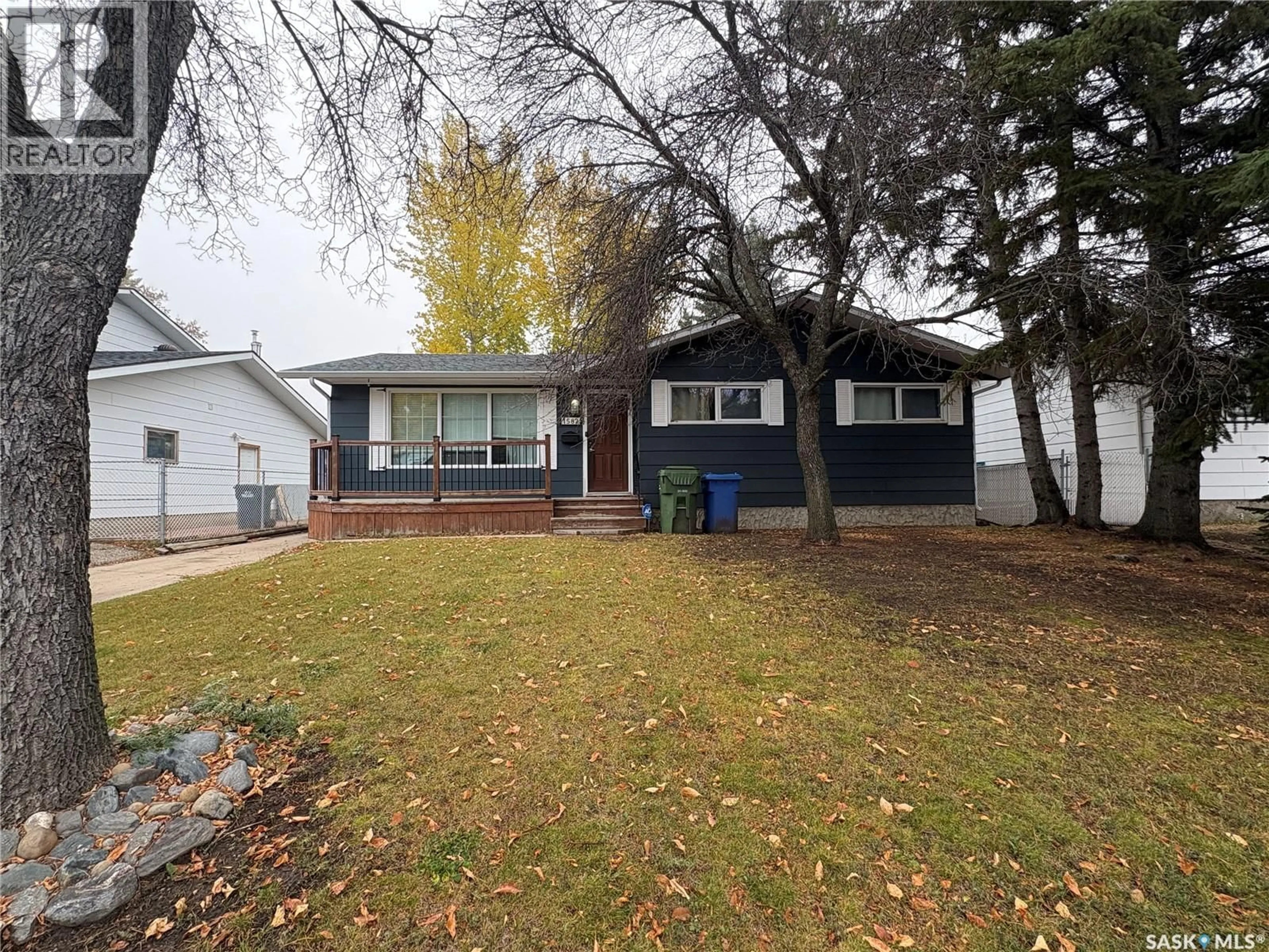 Home with vinyl exterior material, street for 1582 SIBBALD CRESCENT, Prince Albert Saskatchewan S6V6E5