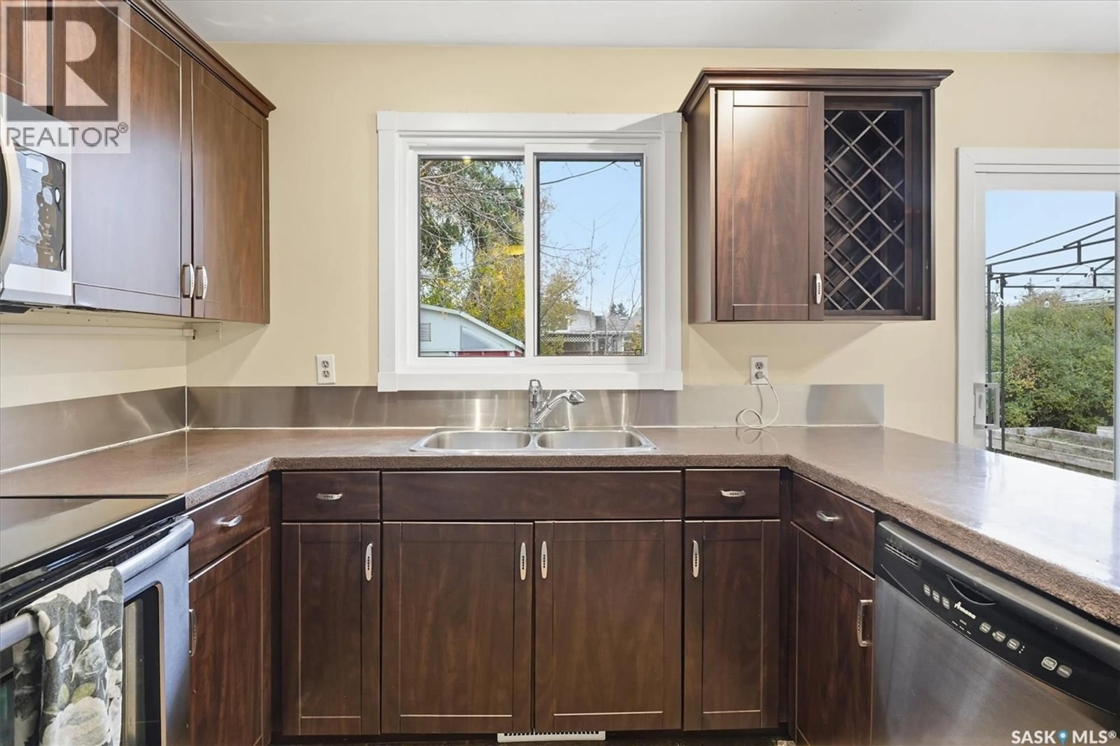 Standard kitchen, ceramic/tile floor for 317 FISHER CRESCENT, Saskatoon Saskatchewan S7L5E1