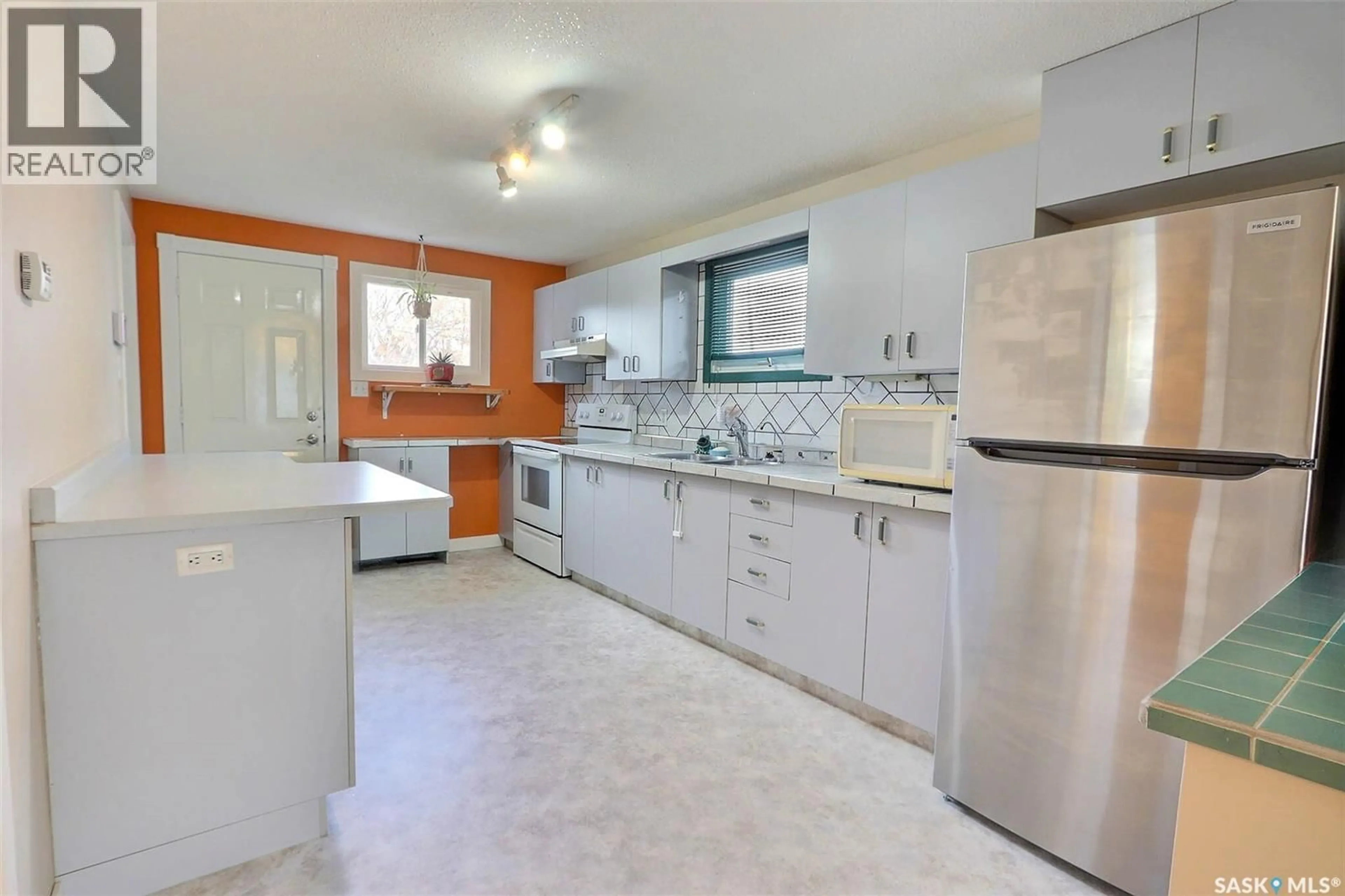 Unknown for 512 21ST STREET, Prince Albert Saskatchewan S6V1M4