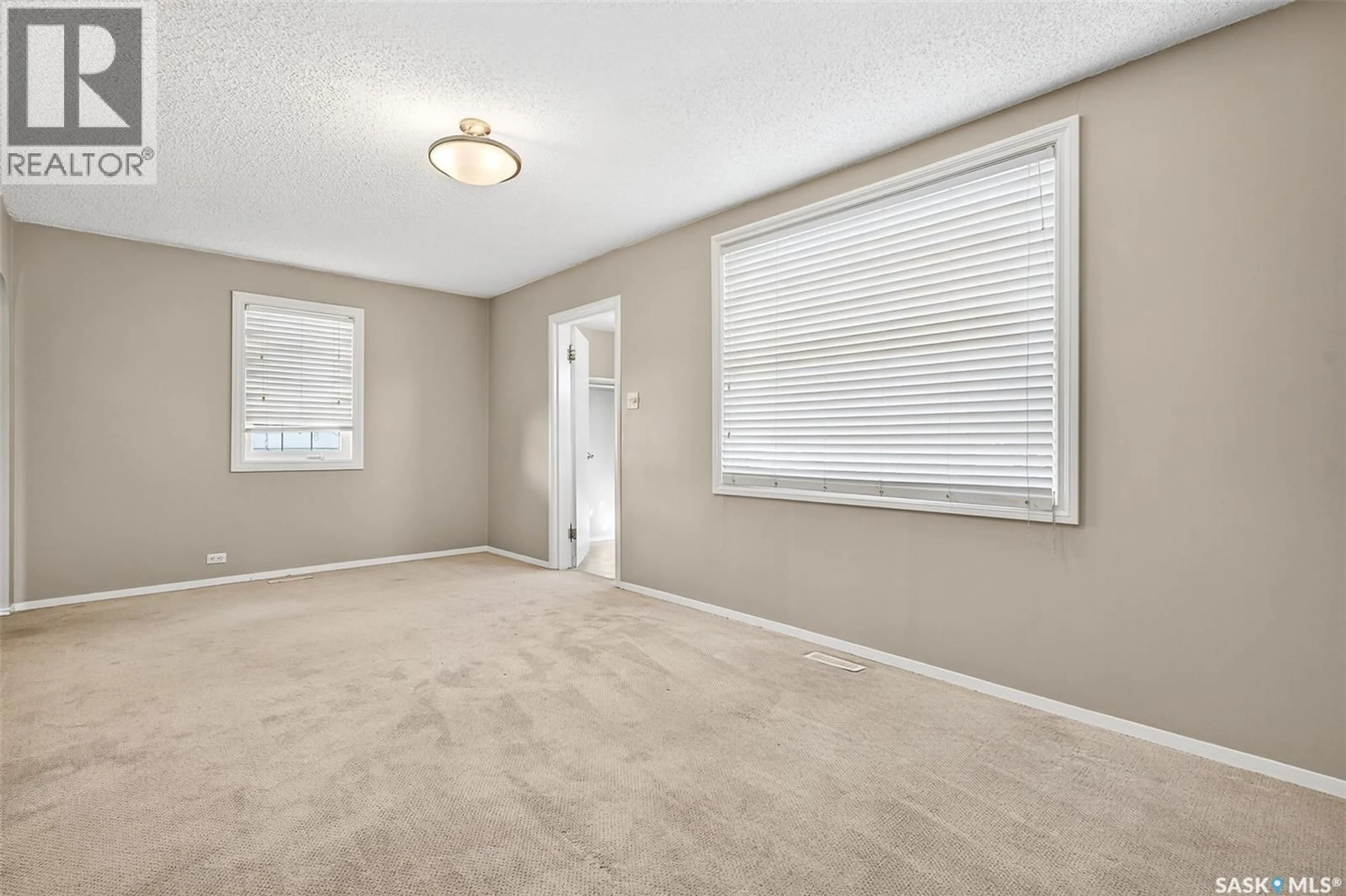 A pic of a room for 1020 9TH AVENUE, Moose Jaw Saskatchewan S6H4J5