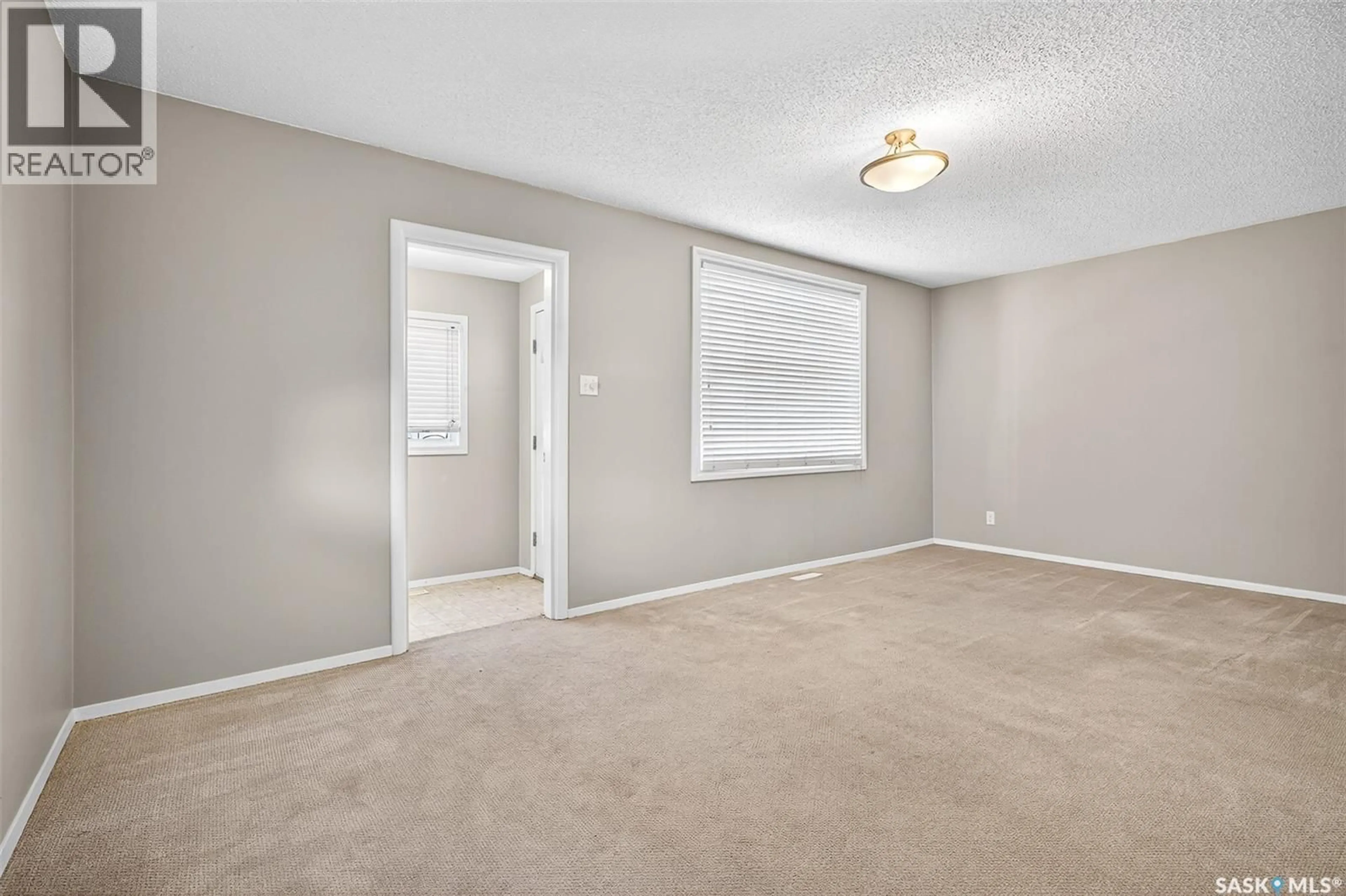 A pic of a room for 1020 9TH AVENUE, Moose Jaw Saskatchewan S6H4J5