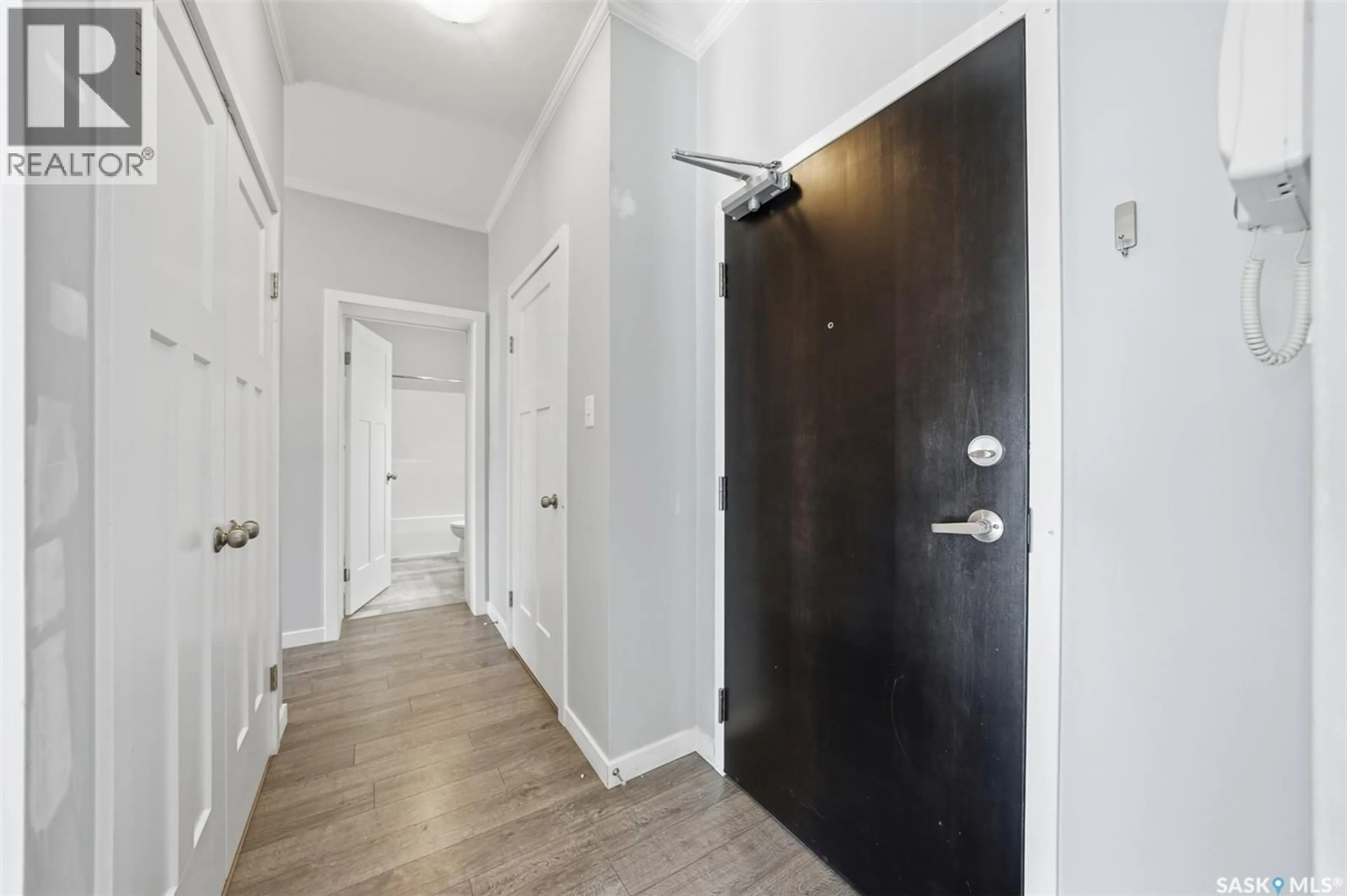 Indoor entryway for 720 - 114 BALTZAN BOULEVARD, Saskatoon Saskatchewan S7W0W6