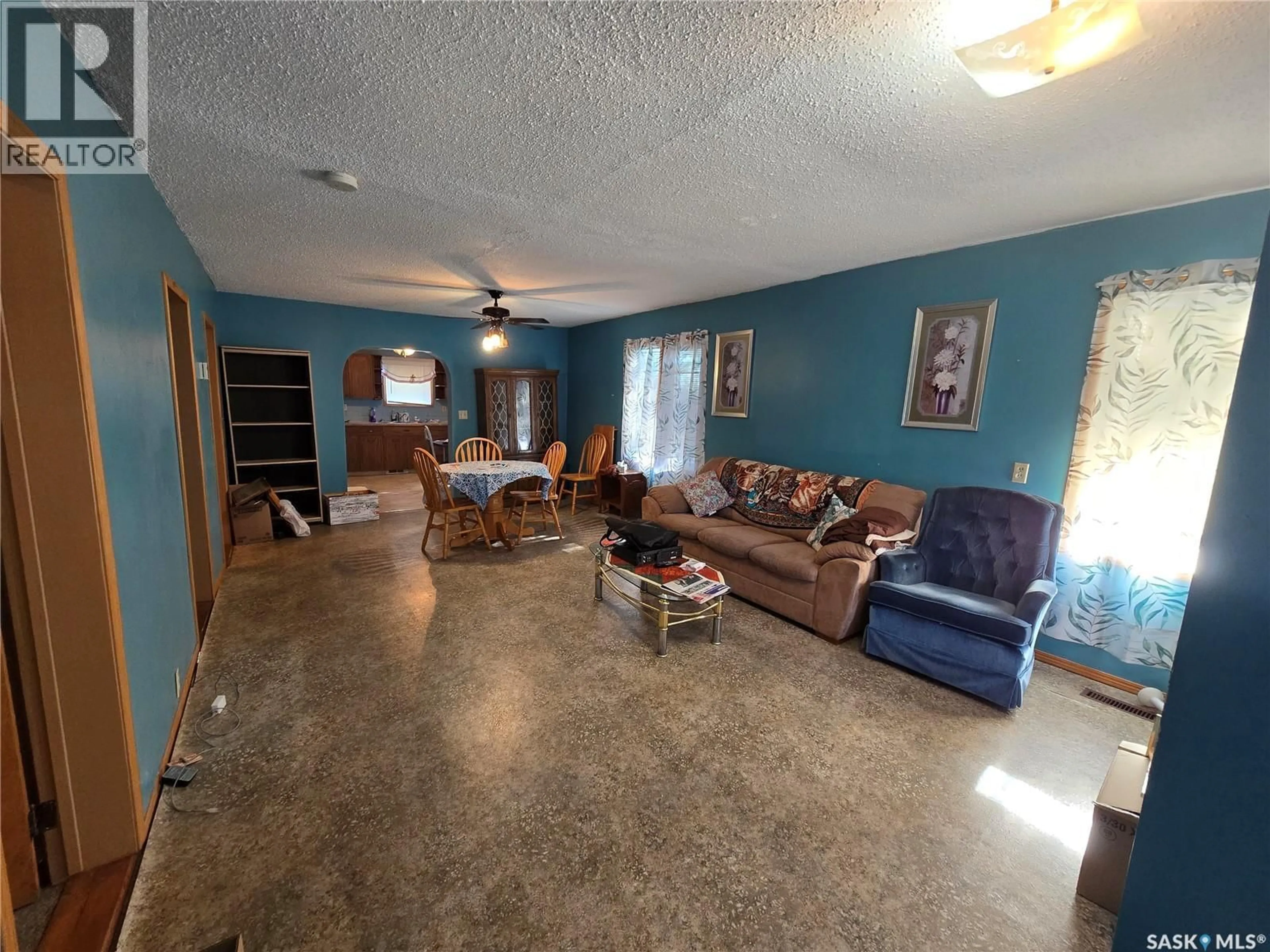 Living room with furniture, unknown for 15 10TH AVENUE, Swift Current Saskatchewan S9H2T1
