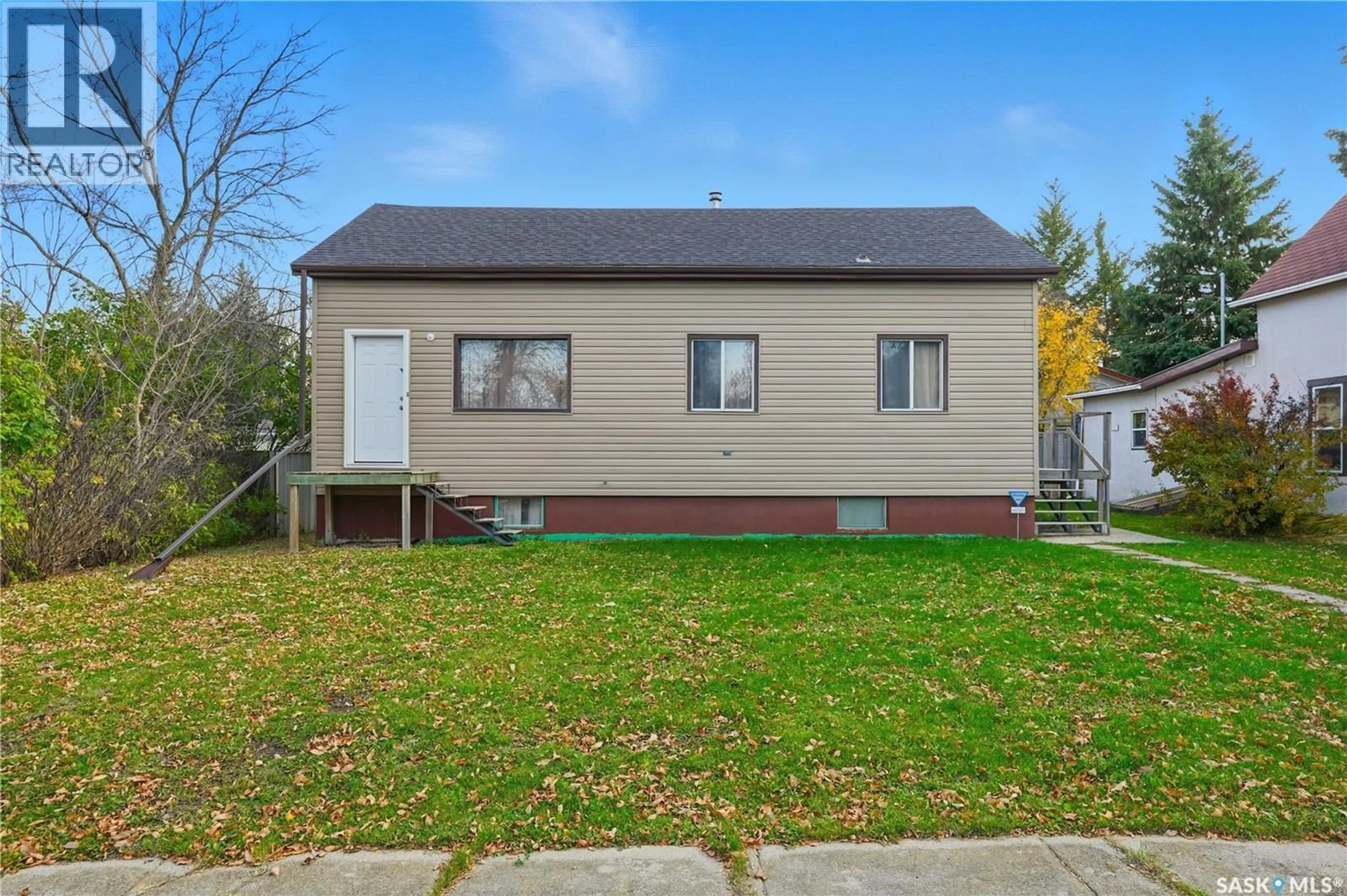 Home with vinyl exterior material, street for 215 CAMPKIN STREET, Francis Saskatchewan S0G1V0
