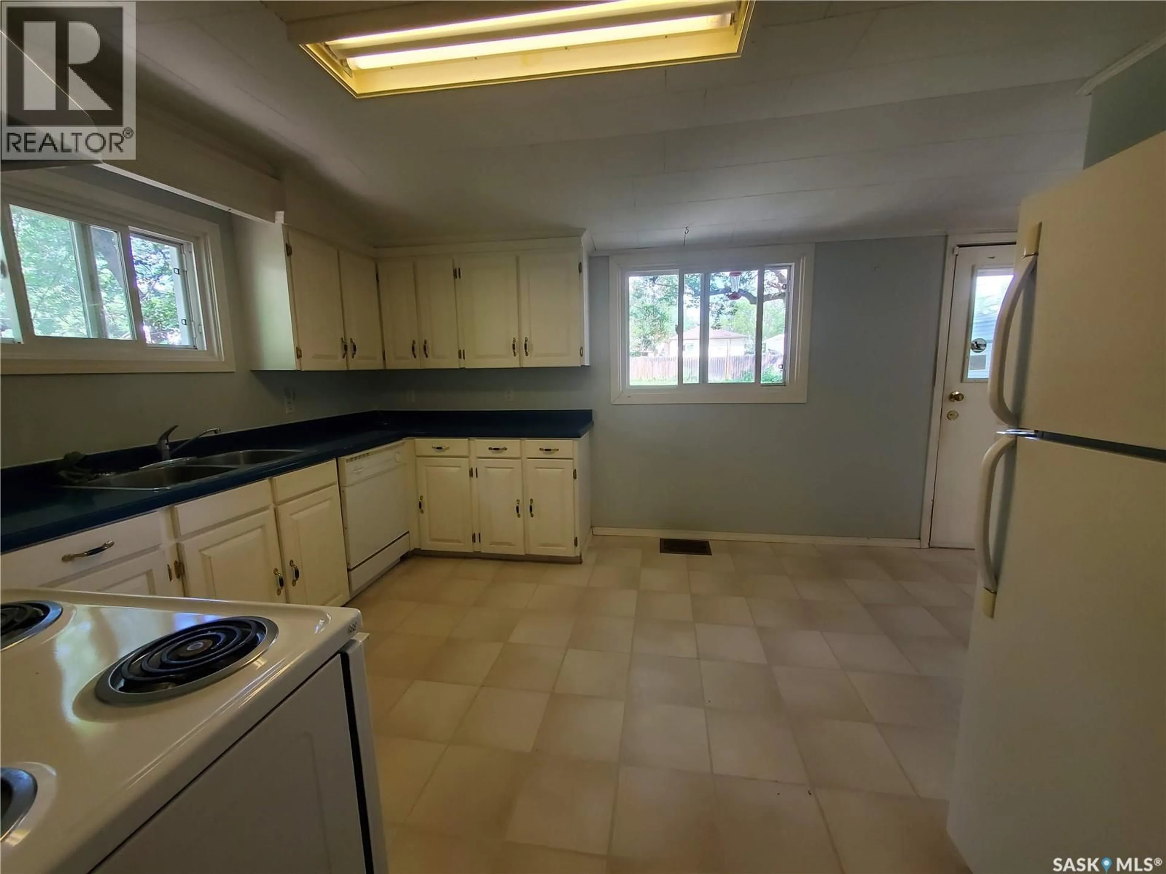 Standard kitchen, unknown for 122 WALL AVENUE, Kamsack Saskatchewan S0A1S0