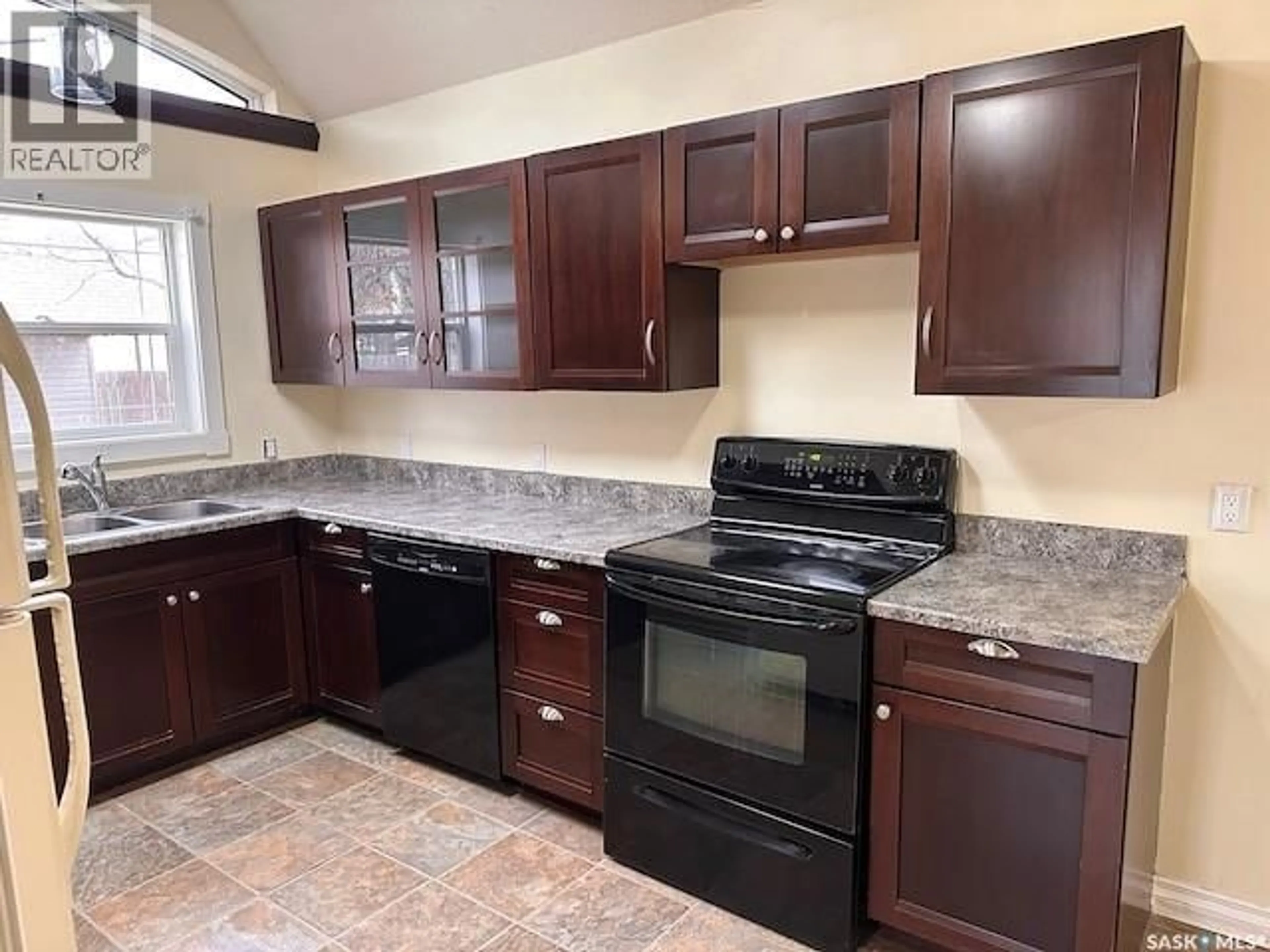 Standard kitchen, ceramic/tile floor for 809 HERBERT AVENUE, Herbert Saskatchewan S0H2A0