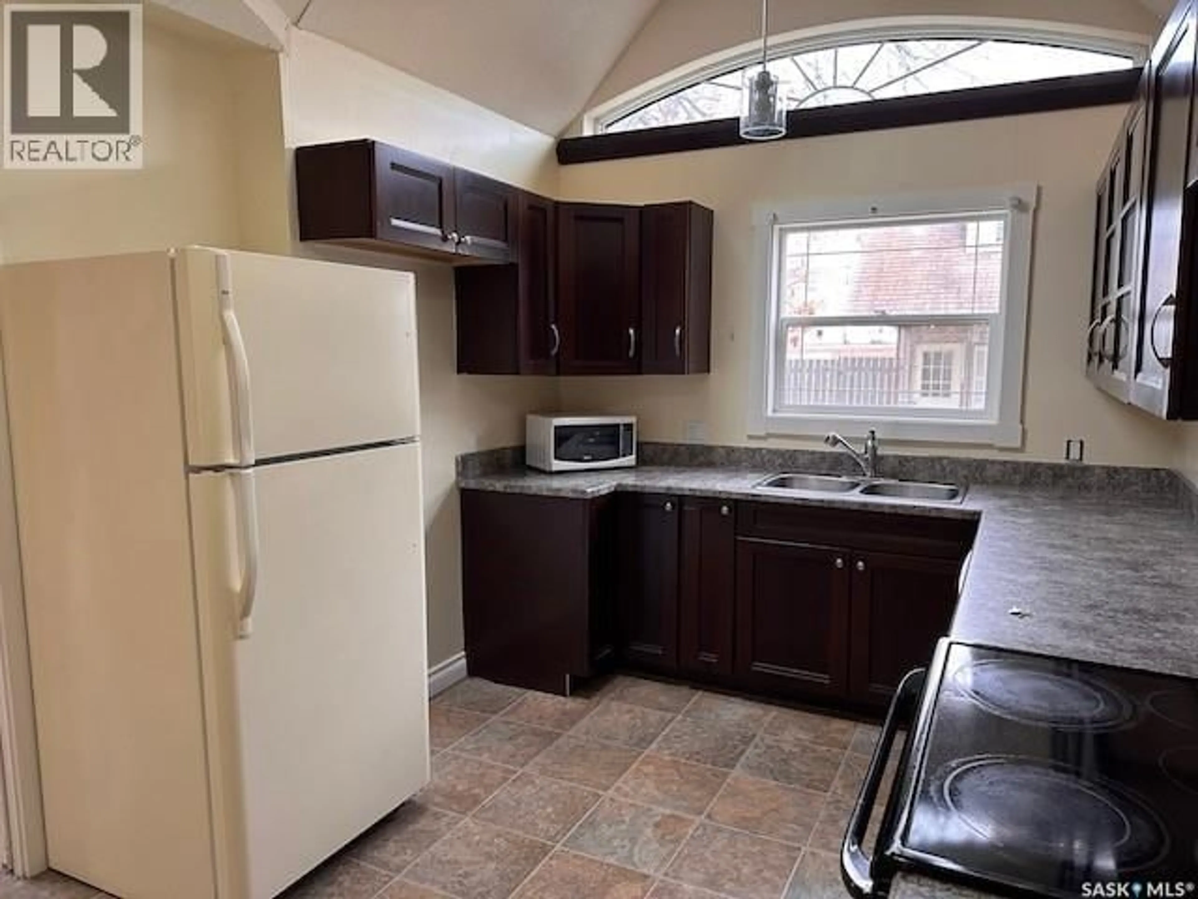 Standard kitchen, ceramic/tile floor for 809 HERBERT AVENUE, Herbert Saskatchewan S0H2A0