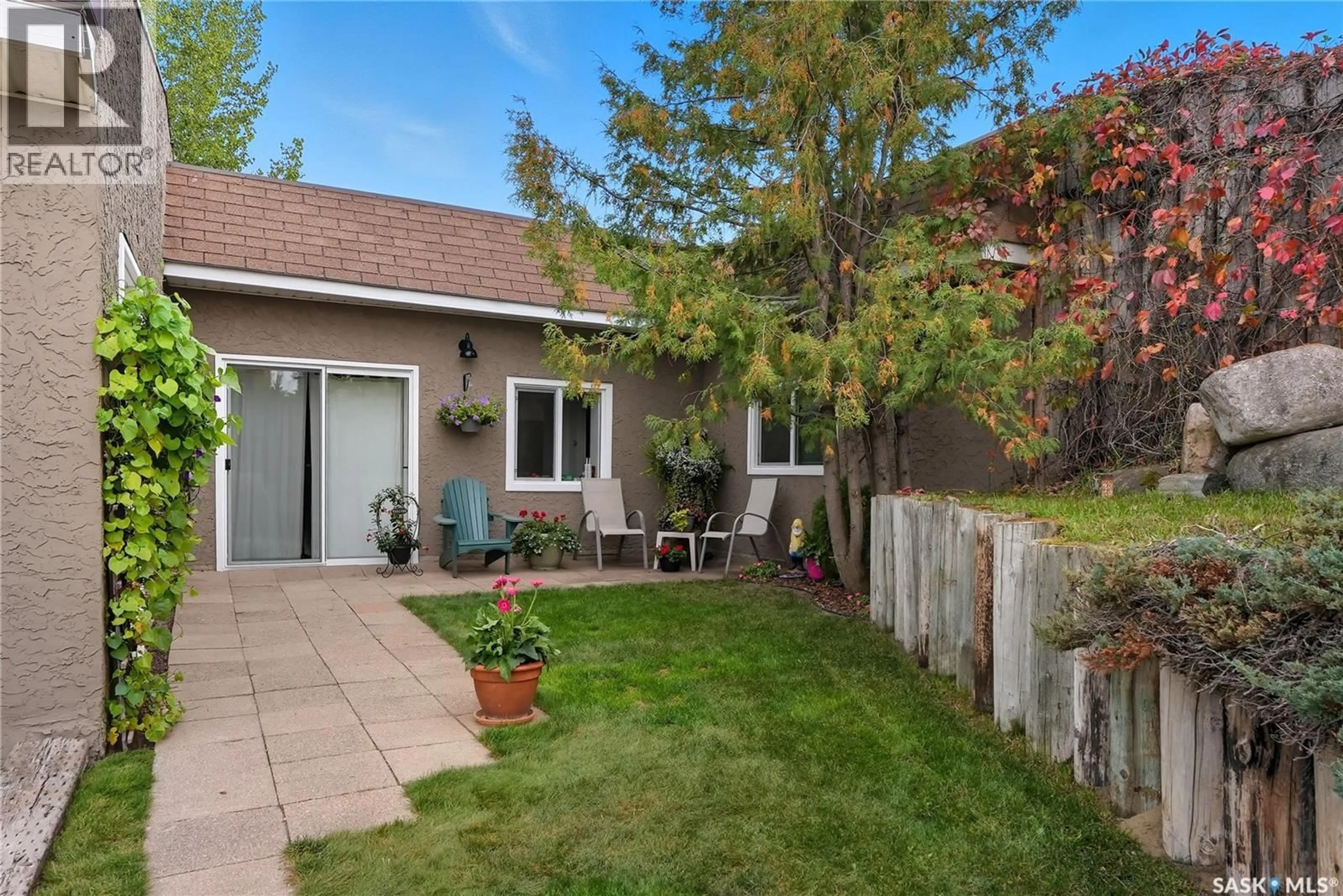 Patio, street for 65 SOUTHWINDS DRIVE, Corman Park Rm No. 344 Saskatchewan S7K1P5
