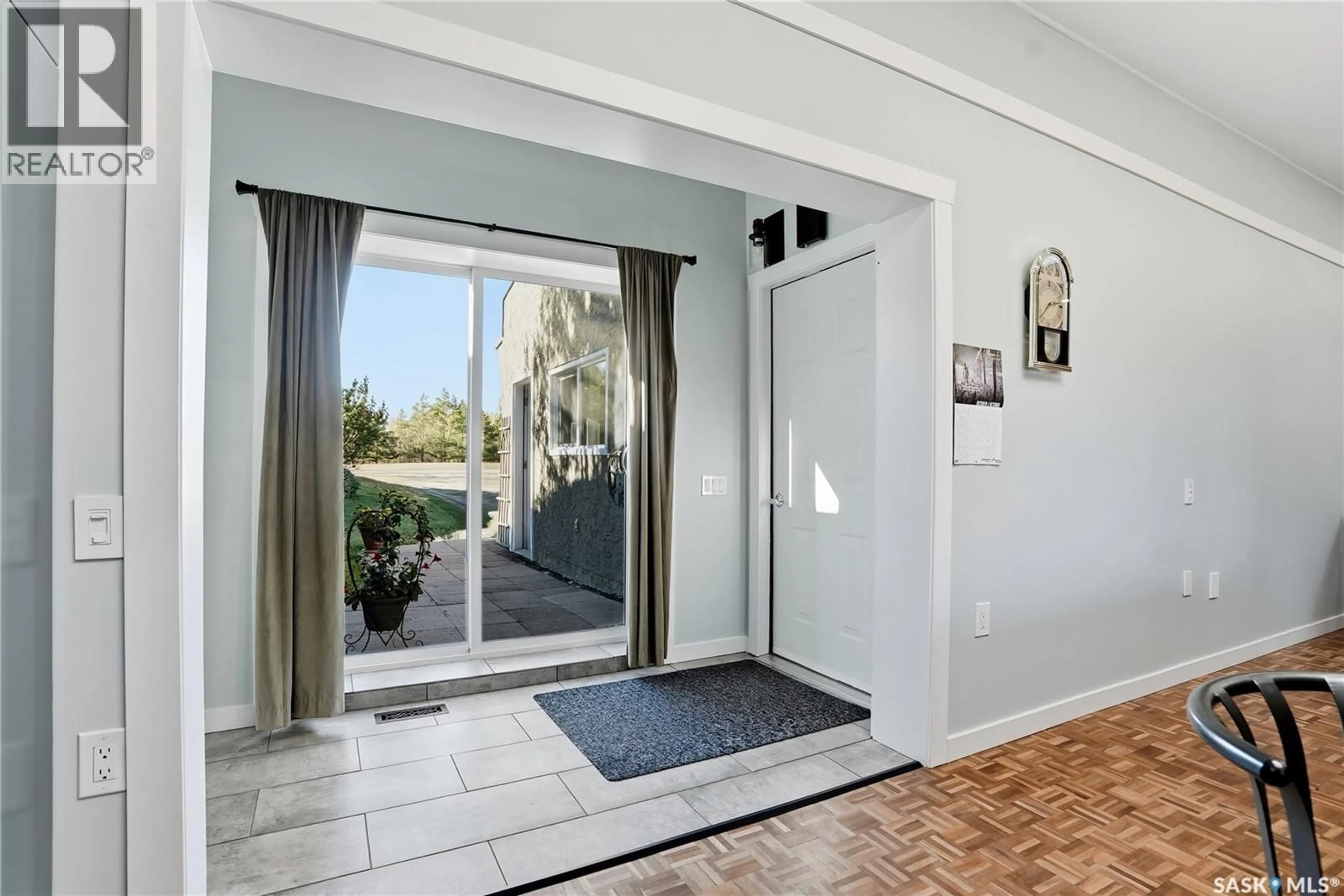 Indoor entryway for 65 SOUTHWINDS DRIVE, Corman Park Rm No. 344 Saskatchewan S7K1P5