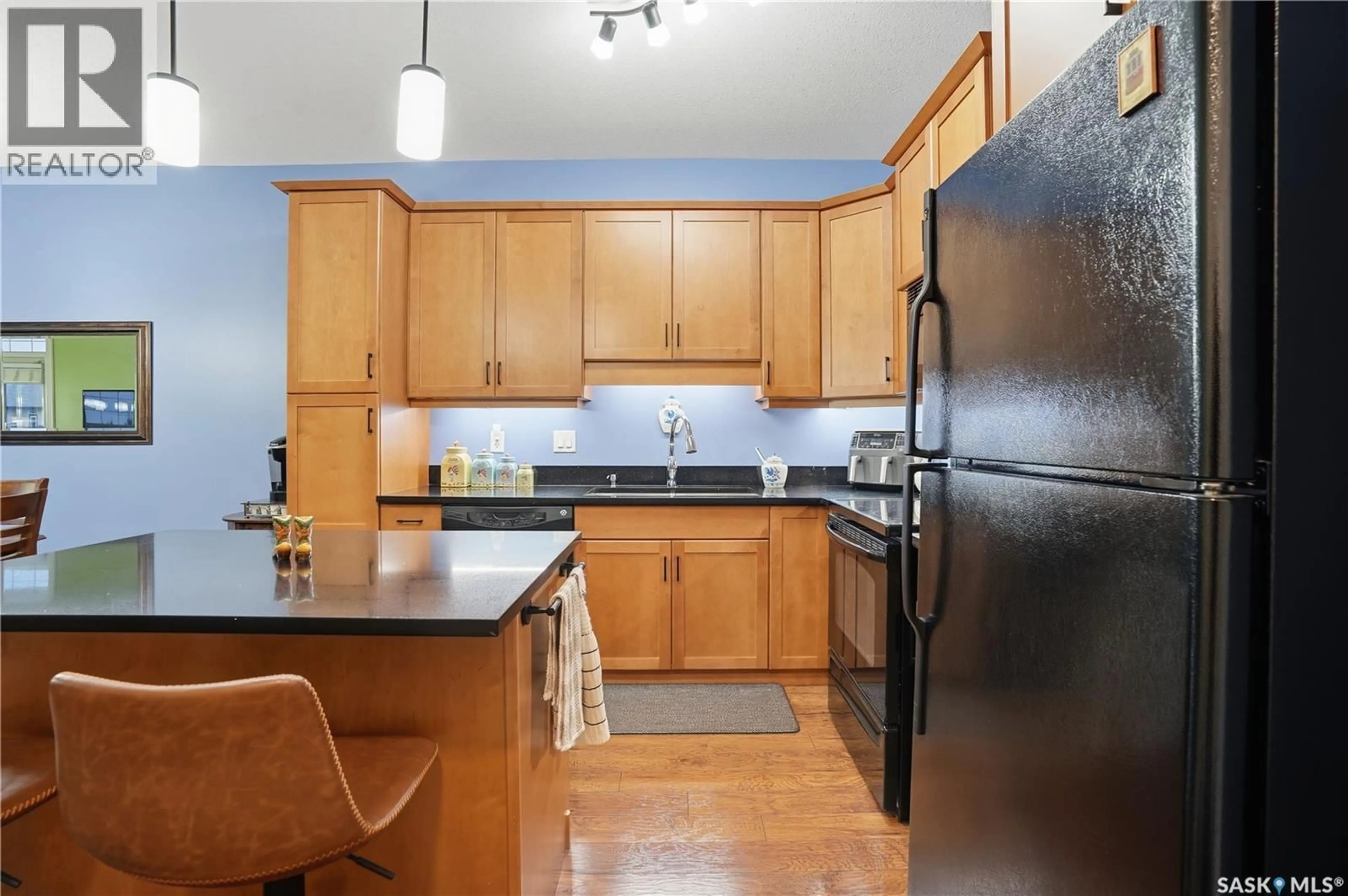 Standard kitchen, unknown for 301 - 2160 HESELTINE ROAD, Regina Saskatchewan S4V1L2