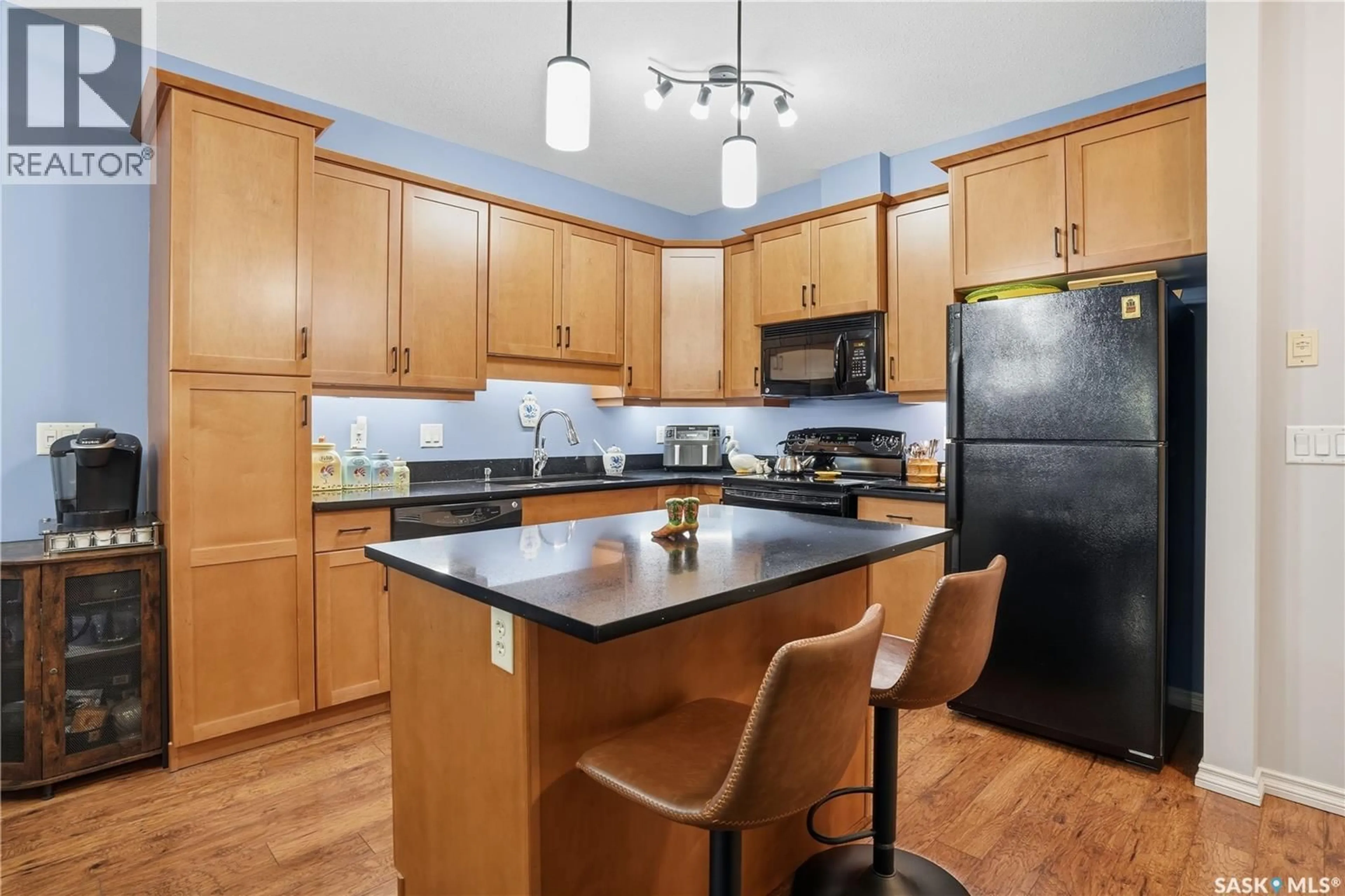 Standard kitchen, wood/laminate floor for 301 - 2160 HESELTINE ROAD, Regina Saskatchewan S4V1L2