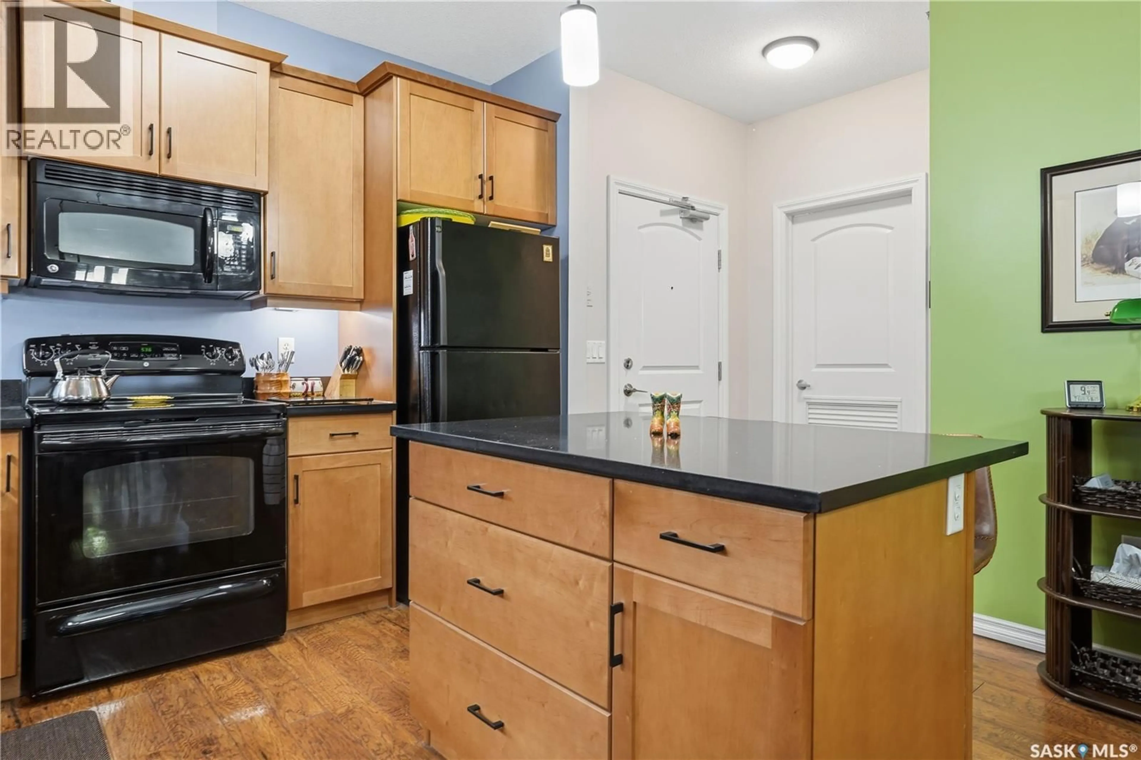Standard kitchen, unknown for 301 - 2160 HESELTINE ROAD, Regina Saskatchewan S4V1L2