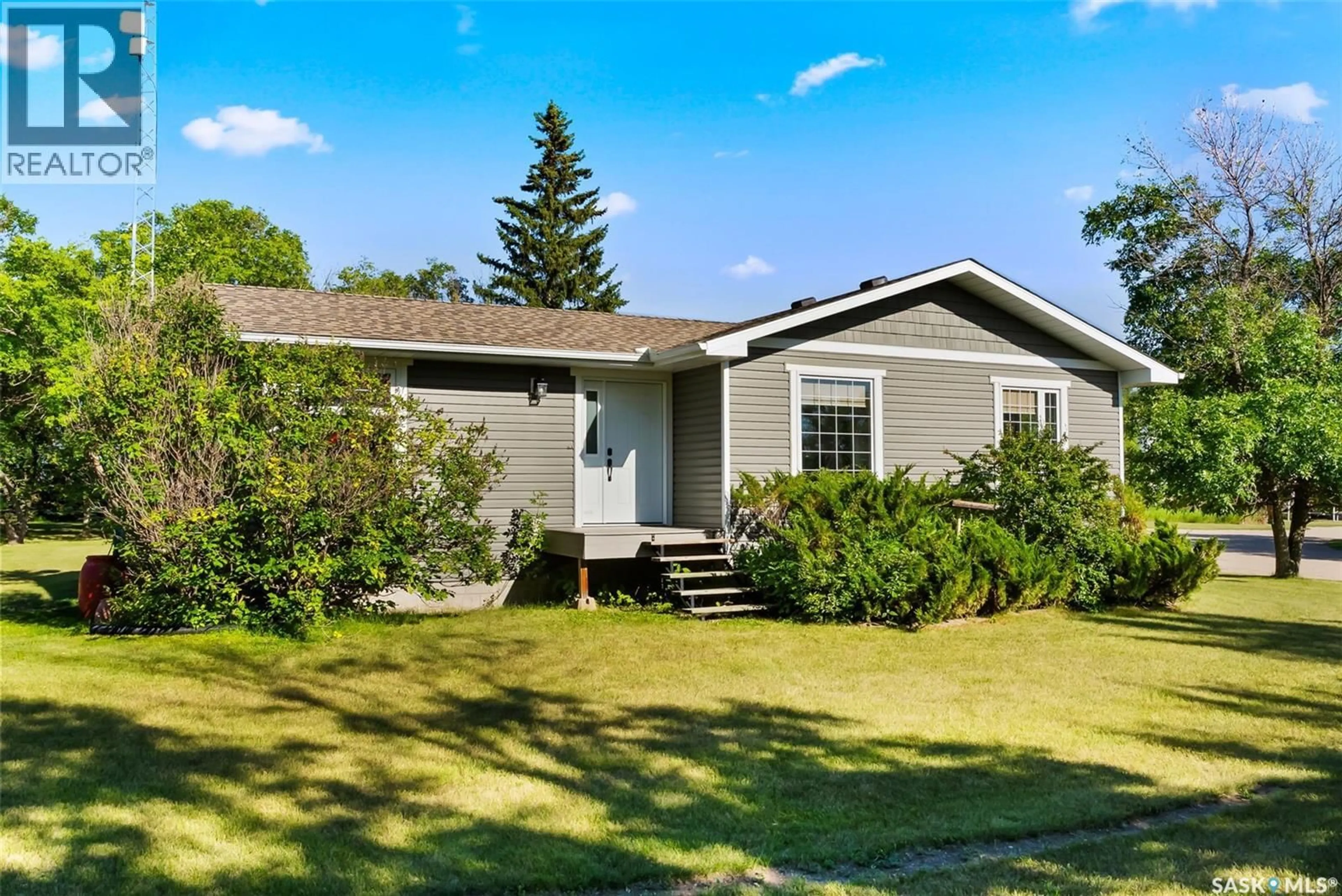 Home with vinyl exterior material, unknown for 15 LIPTON ACREAGE ACRES, Lipton Rm No. 217 Saskatchewan S0G3B0