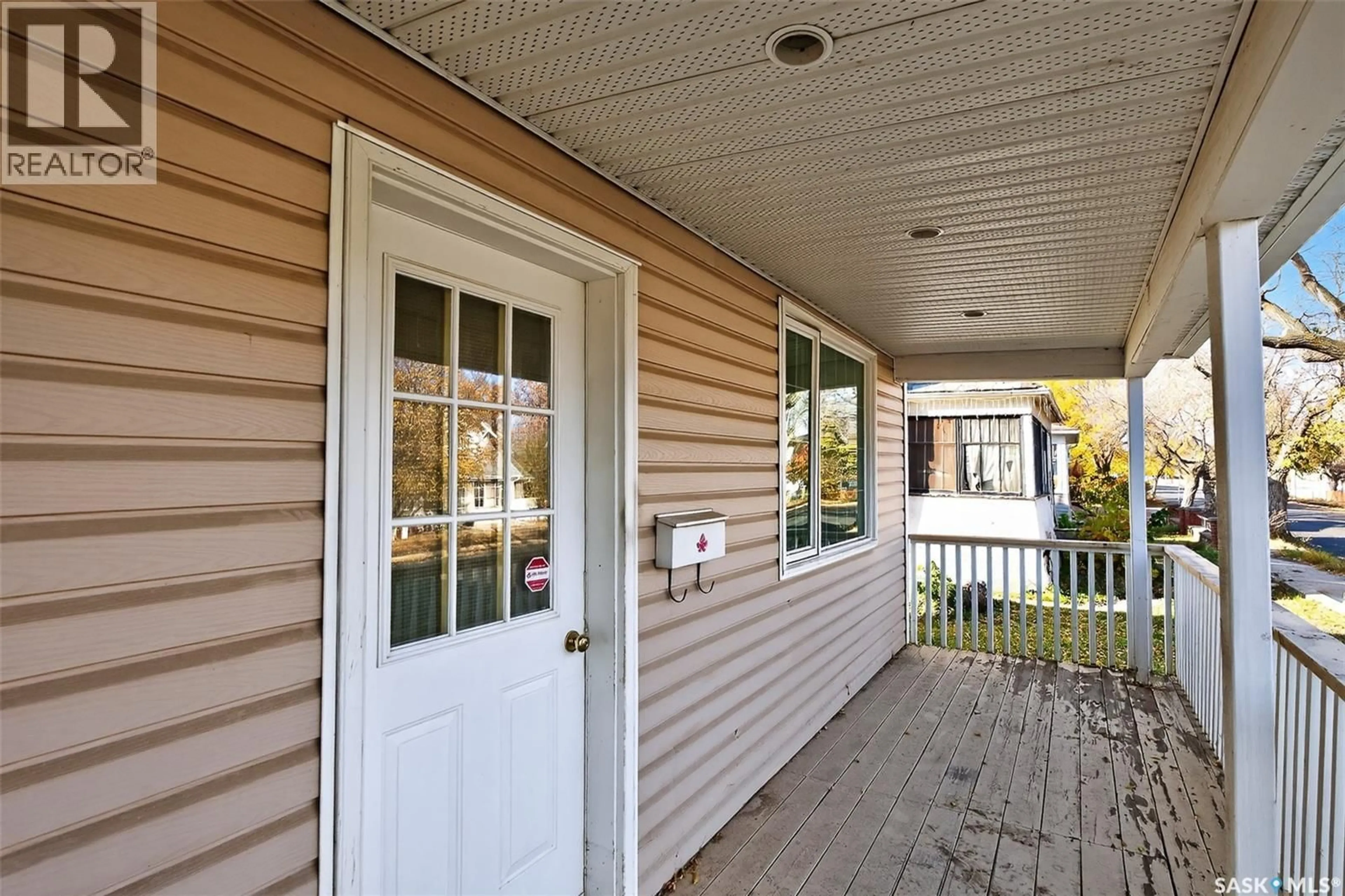 Patio, street for 423 COTEAU STREET, Moose Jaw Saskatchewan S6H5E1