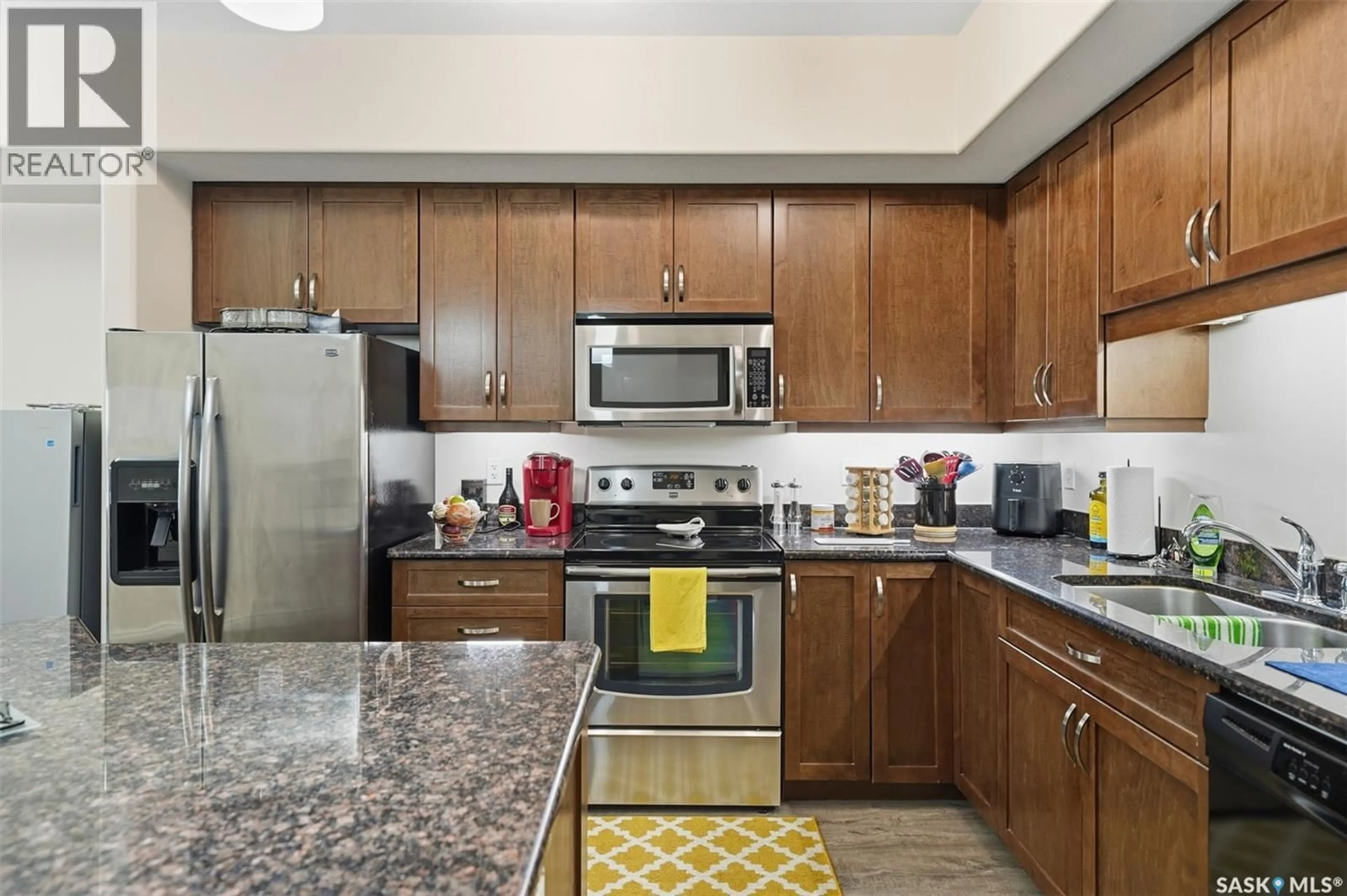 Standard kitchen, unknown for 227 - 306 PINEHOUSE DRIVE, Saskatoon Saskatchewan S7K6N9