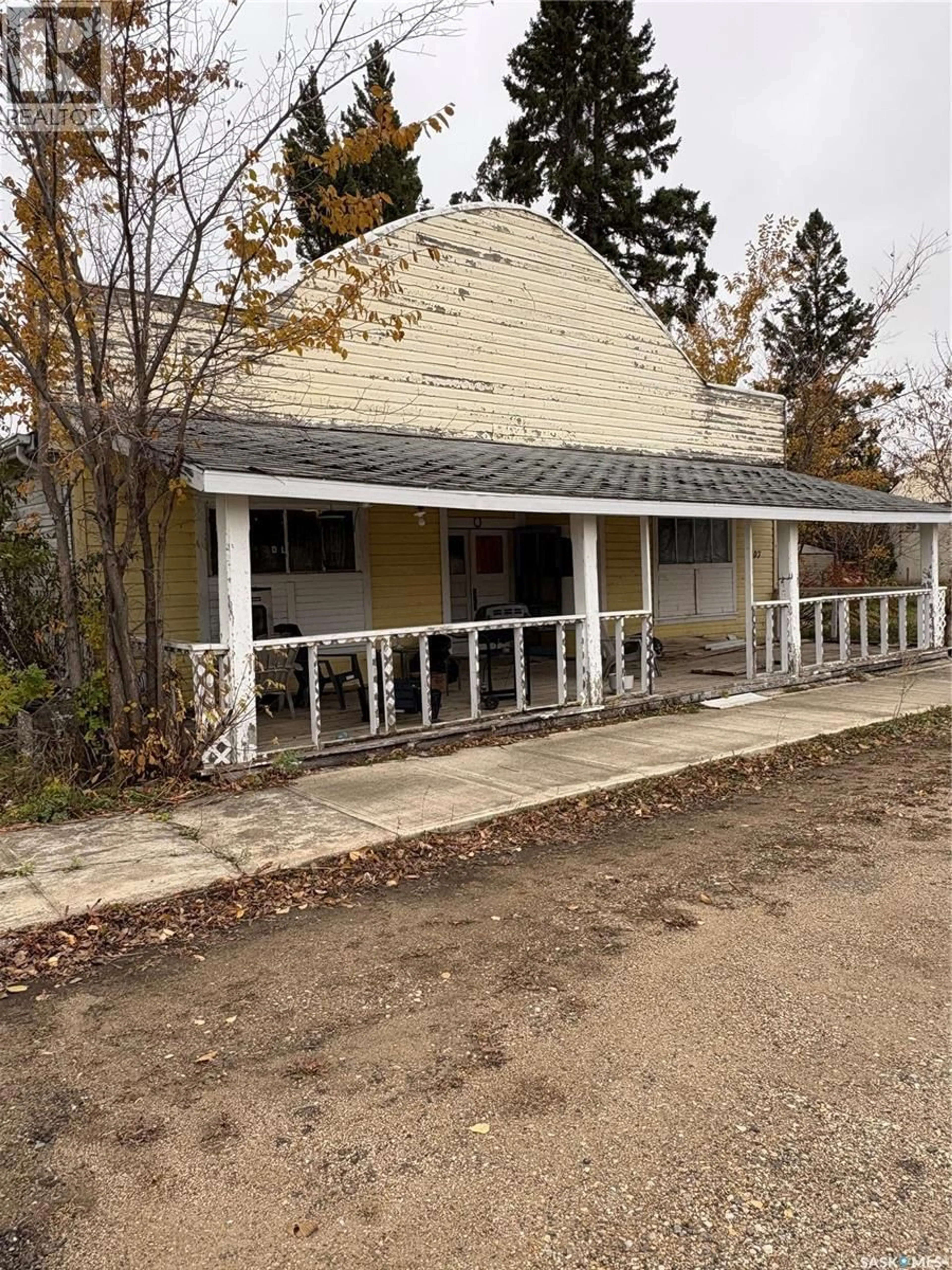 Patio, building for 107 MAIN STREET, Hyas Saskatchewan S0A1K0