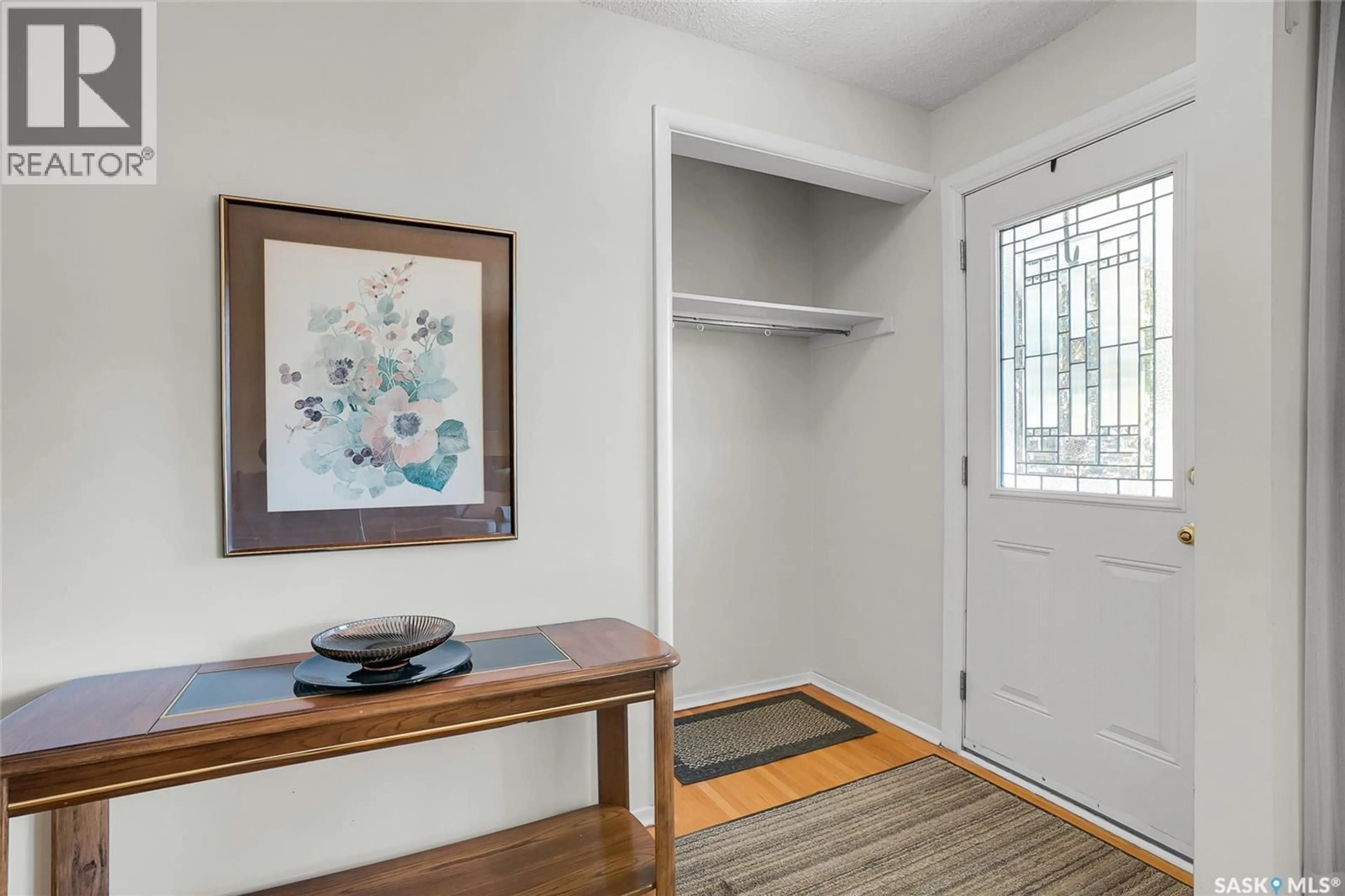 Indoor entryway for 55 MCASKILL CRESCENT, Saskatoon Saskatchewan S7J3K1