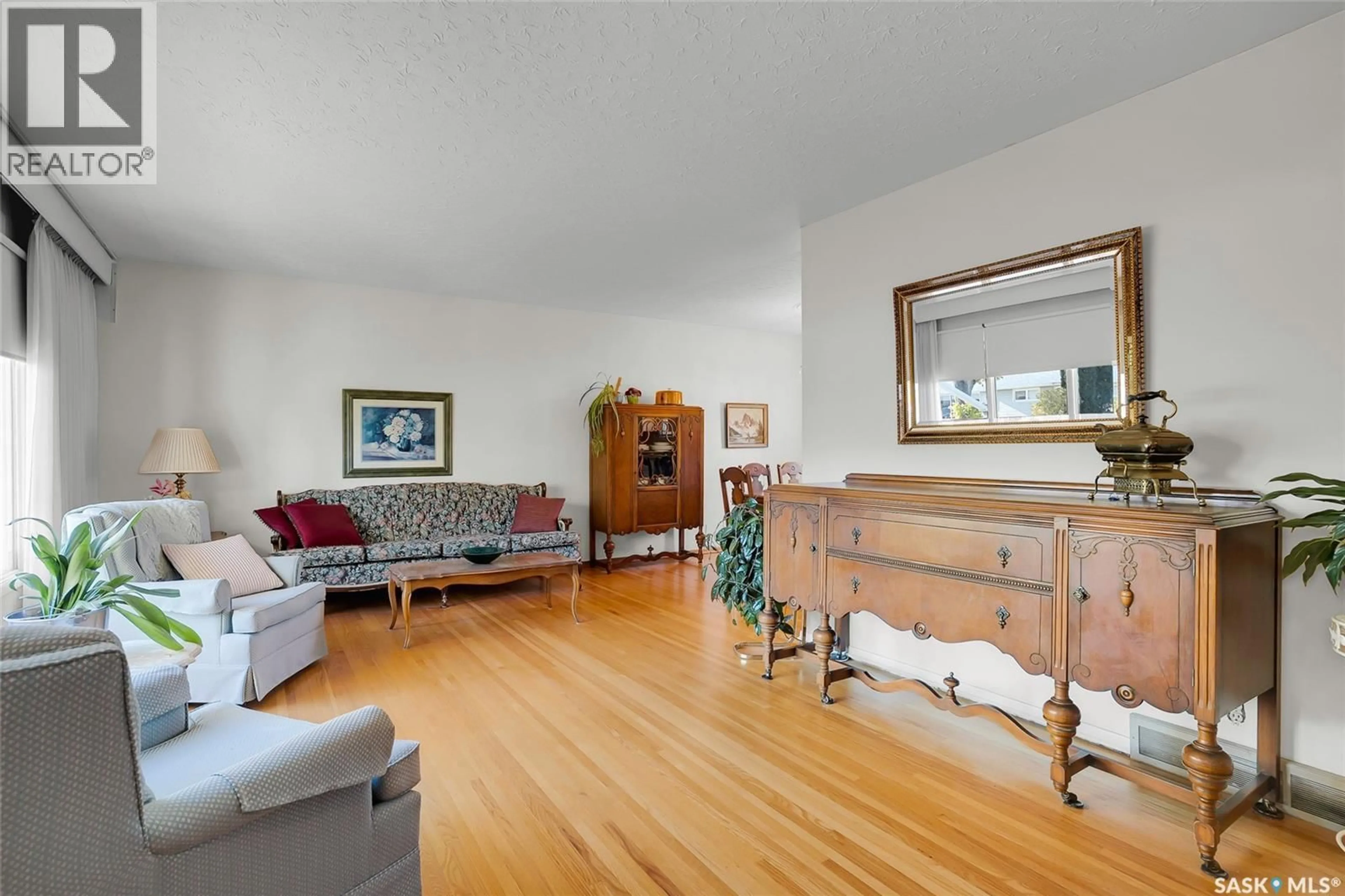 Living room with furniture, unknown for 55 MCASKILL CRESCENT, Saskatoon Saskatchewan S7J3K1