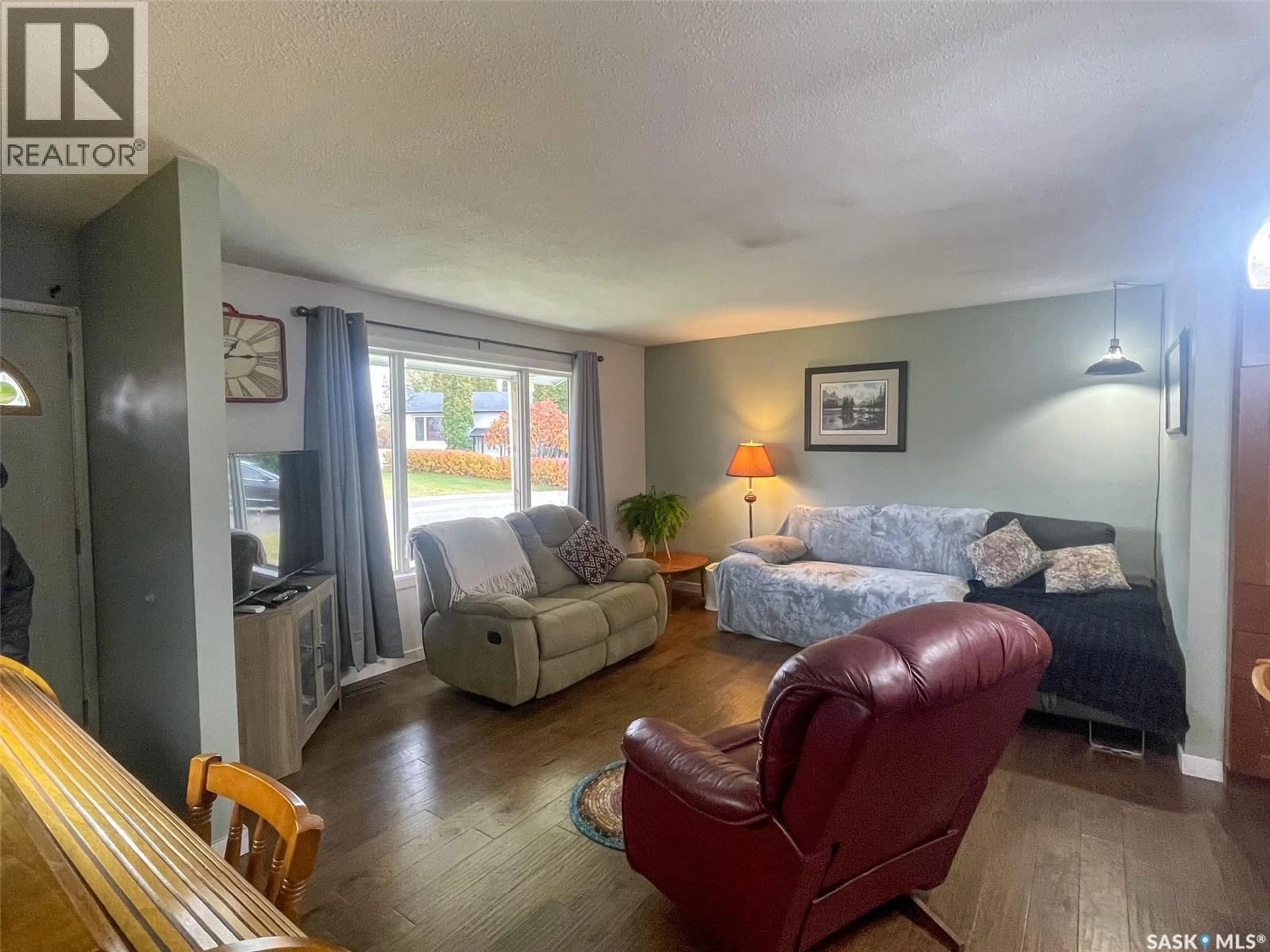 Living room with furniture, unknown for 29 DUNFIELD CRESCENT, Meadow Lake Saskatchewan S9X1E3