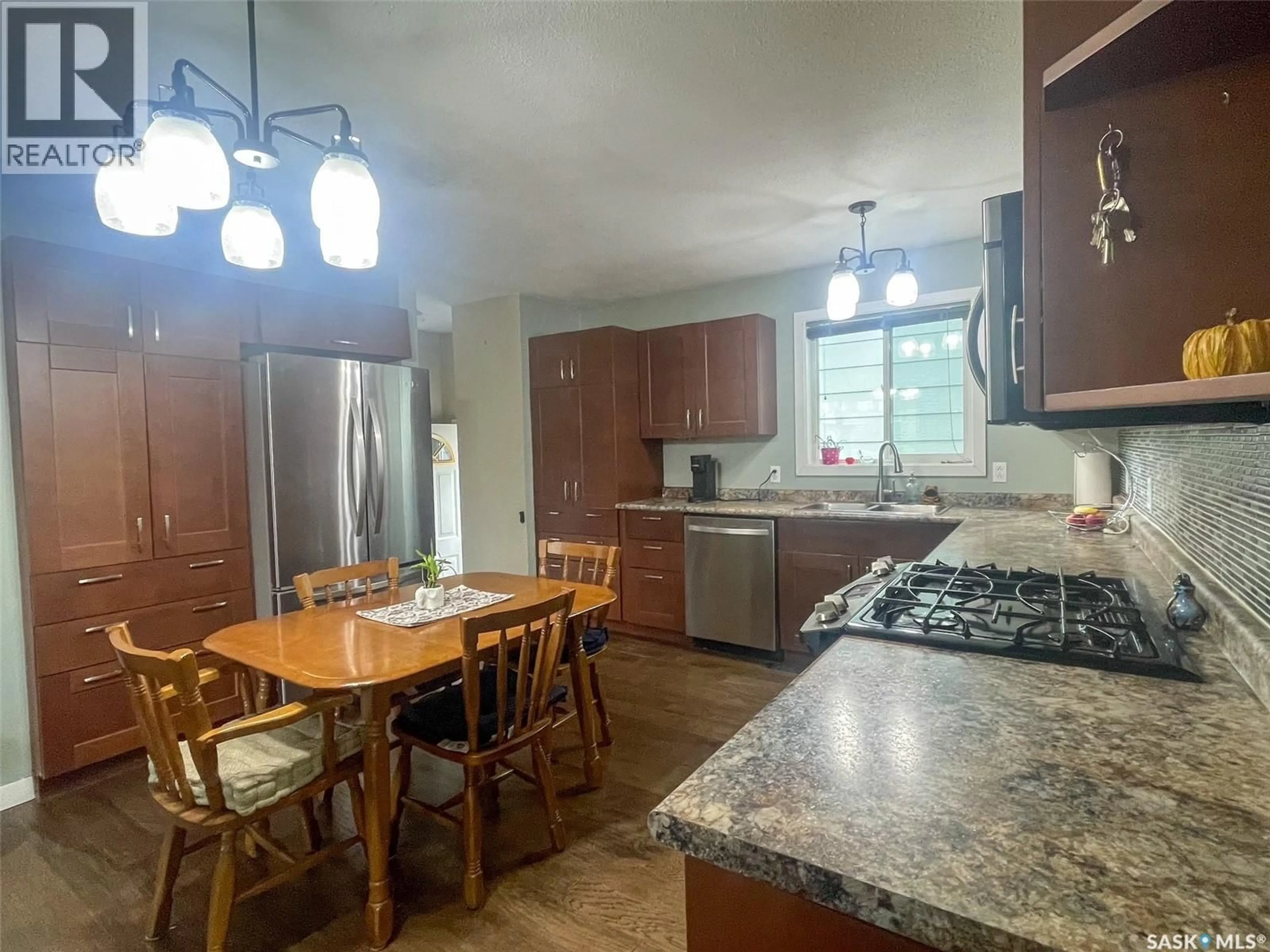 Open concept kitchen, unknown for 29 DUNFIELD CRESCENT, Meadow Lake Saskatchewan S9X1E3