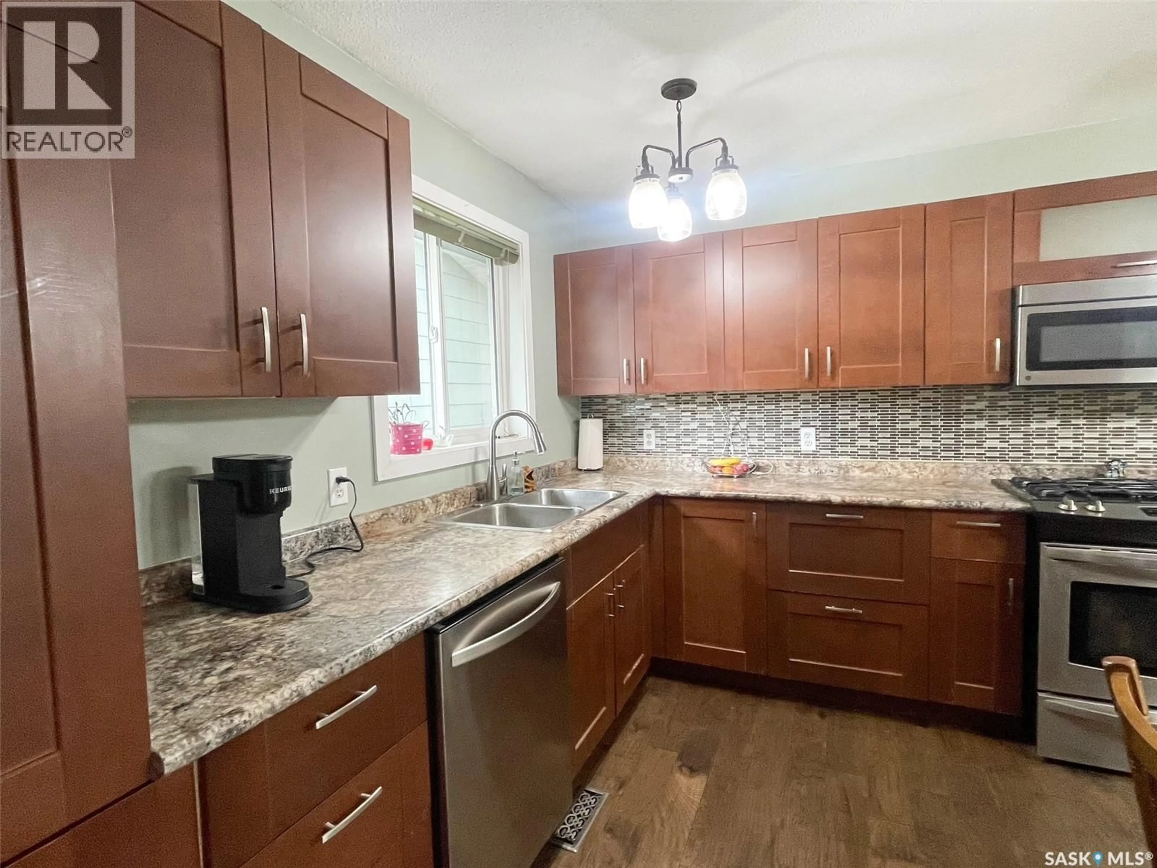 Standard kitchen, ceramic/tile floor for 29 DUNFIELD CRESCENT, Meadow Lake Saskatchewan S9X1E3