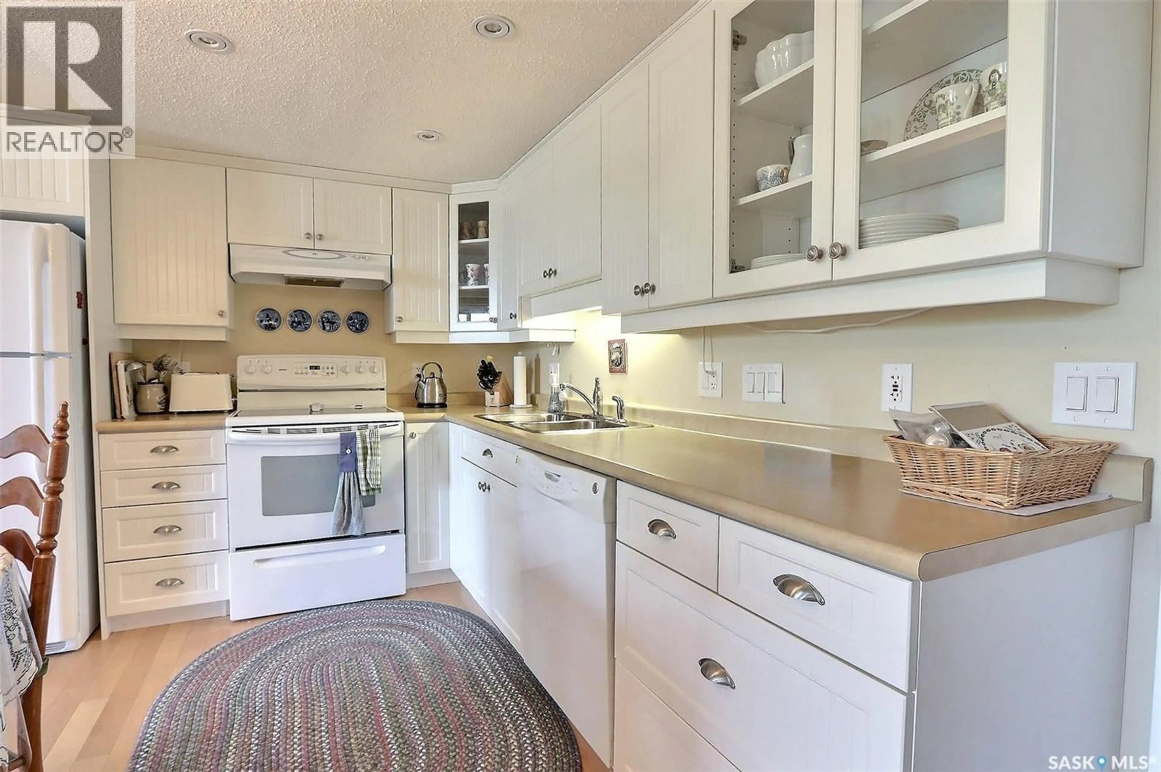Open concept kitchen, unknown for #301 - 1901 1 1/2 AVENUE W, Prince Albert Saskatchewan S6V5A8
