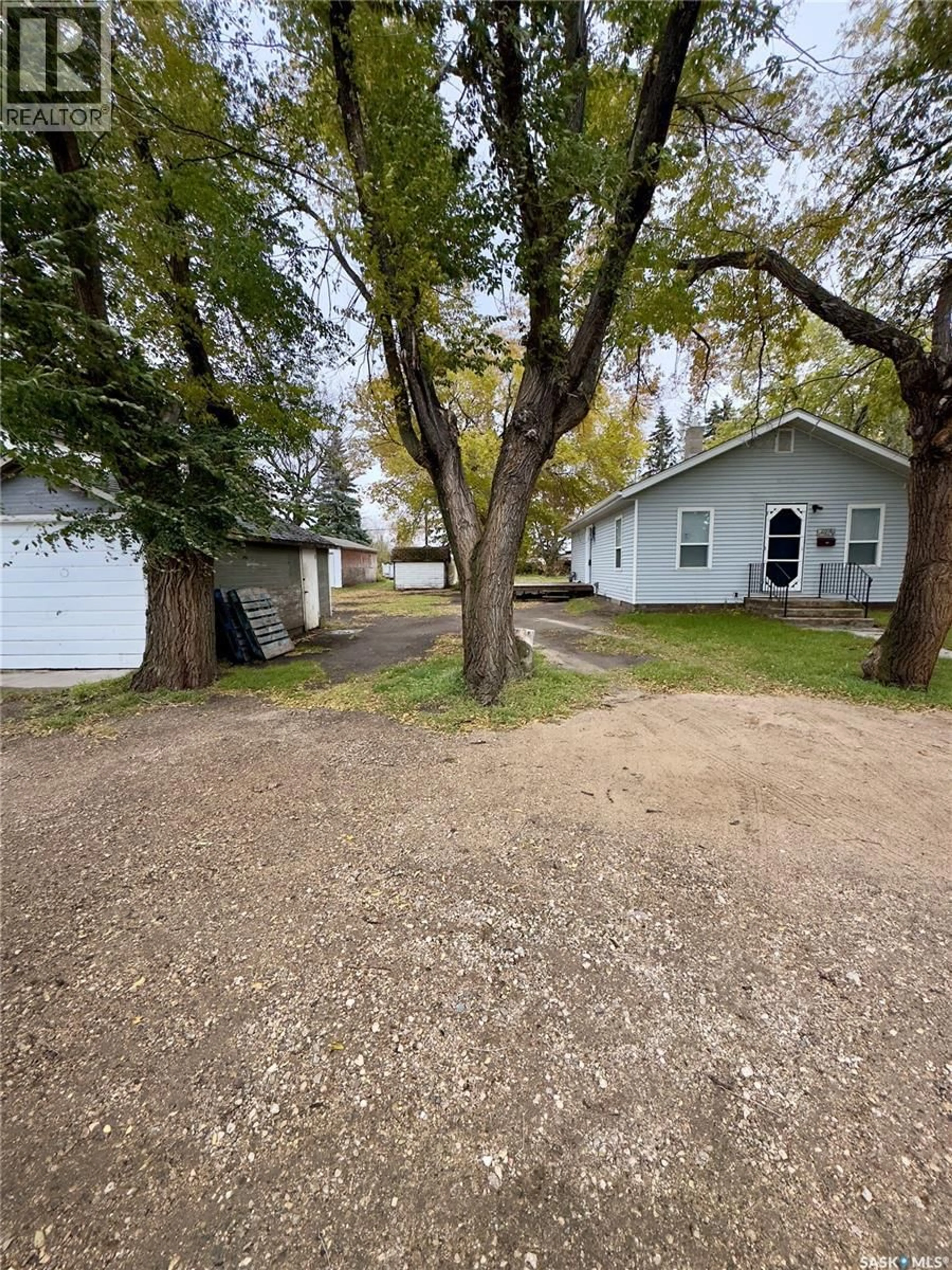 A pic from outside/outdoor area/front of a property/back of a property/a pic from drone, street for 2008 2ND AVENUE, Waldheim Saskatchewan S0K4R0