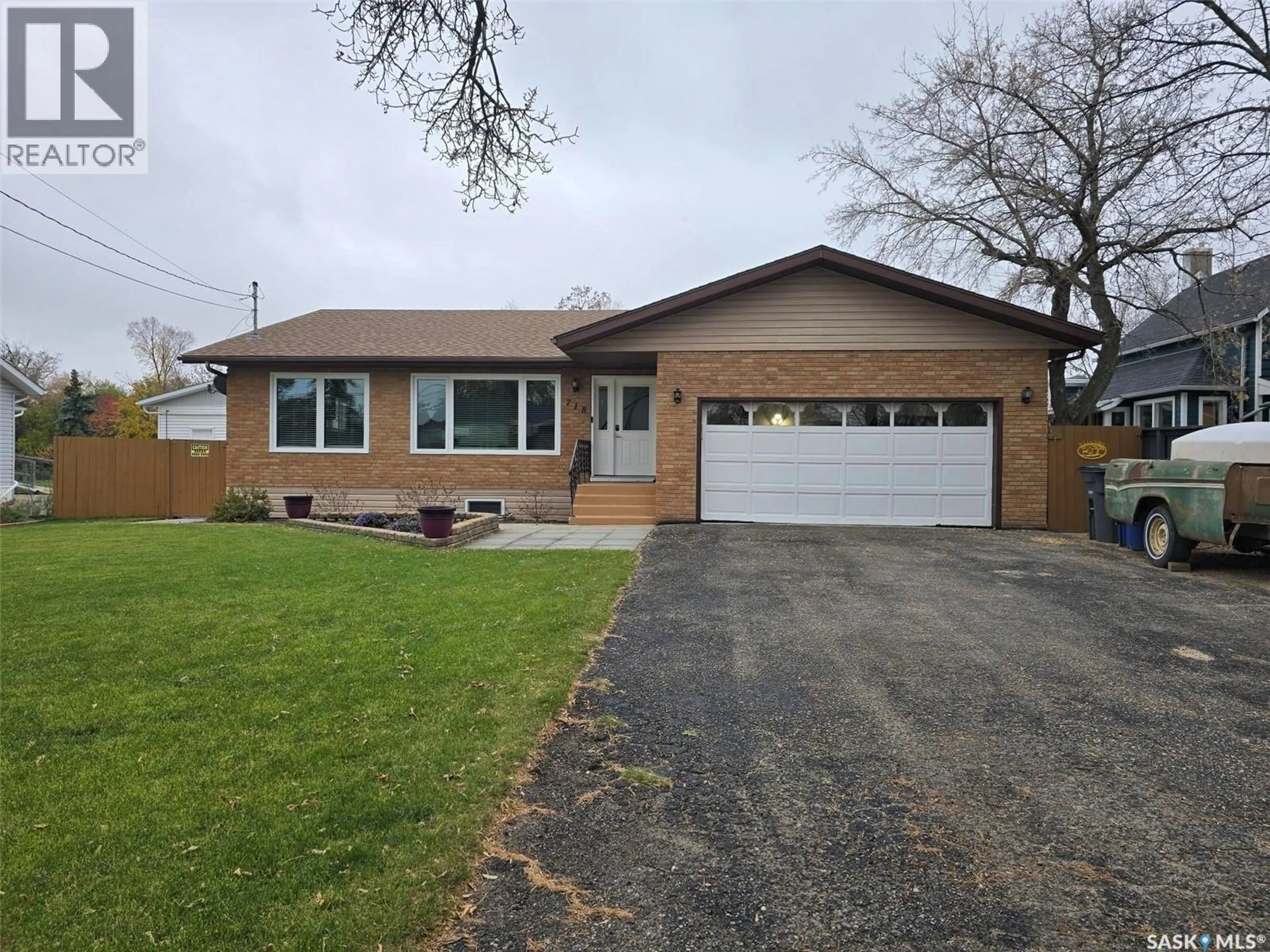 Home with brick exterior material, street for 718 STELLA STREET, Grenfell Saskatchewan S0G2B0