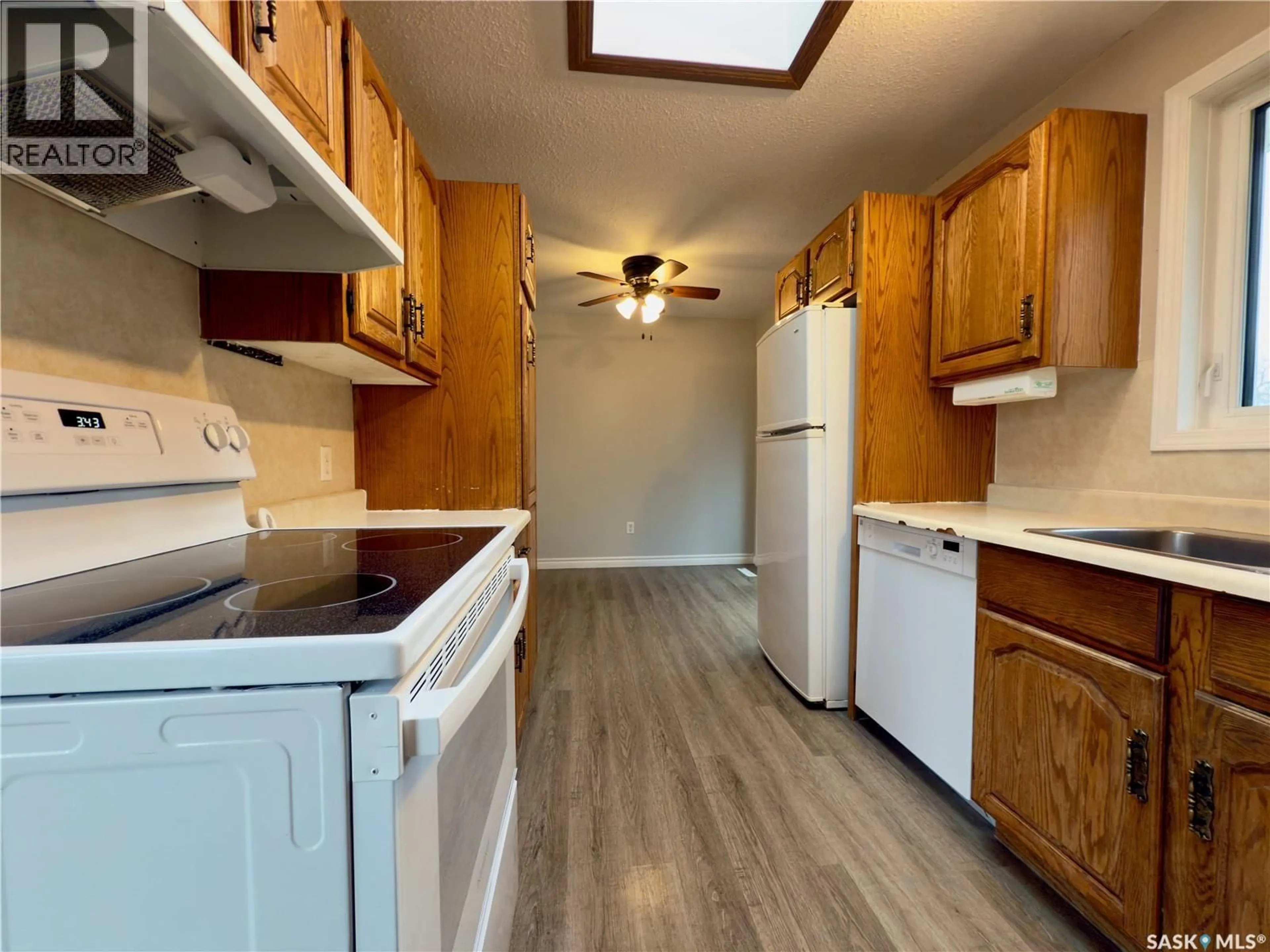 Standard kitchen, unknown for 1428 6TH STREET, Prince Albert Saskatchewan S6V0R3