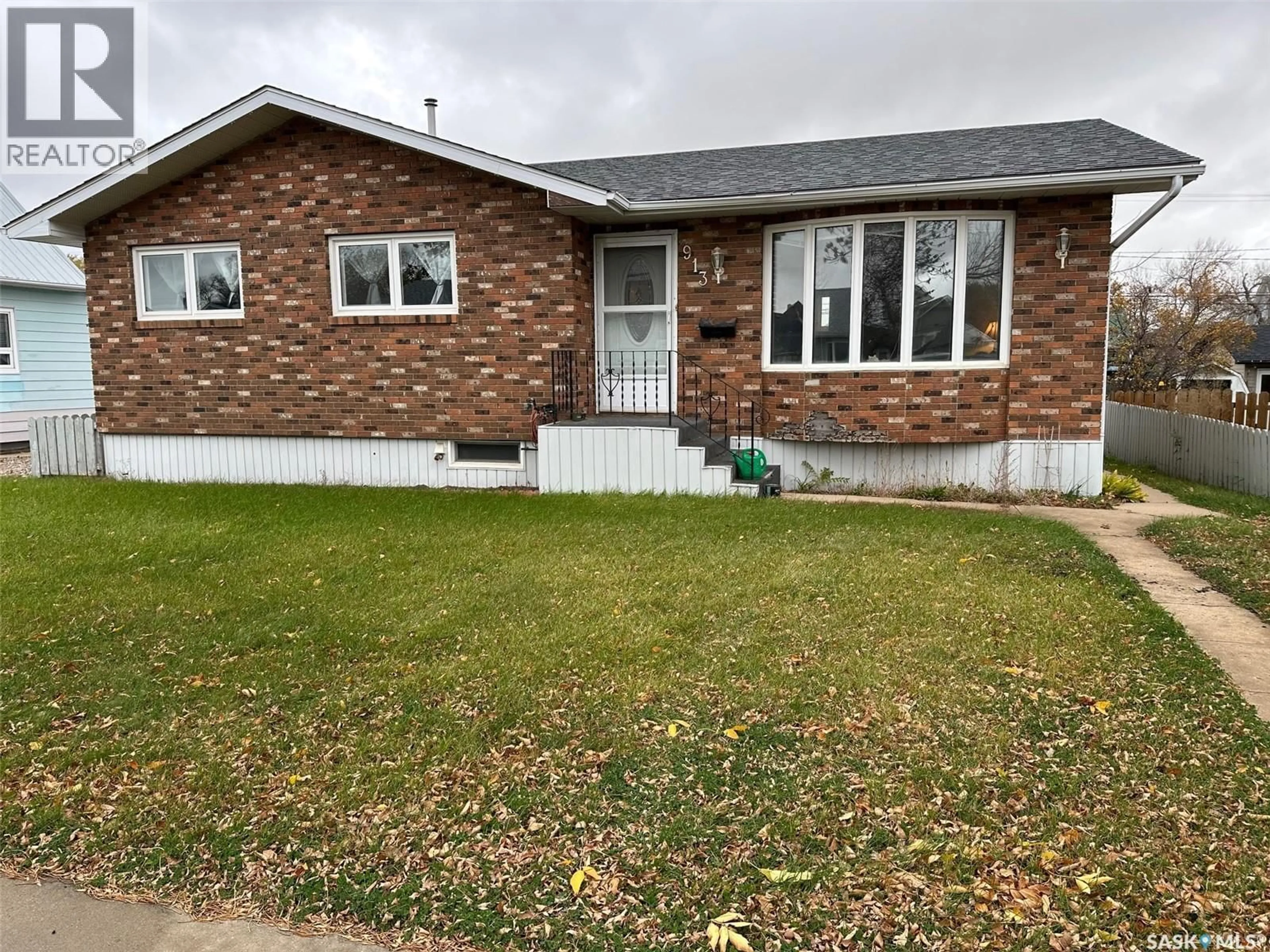 Unknown for 913 THIRD STREET, Estevan Saskatchewan S4A0R2