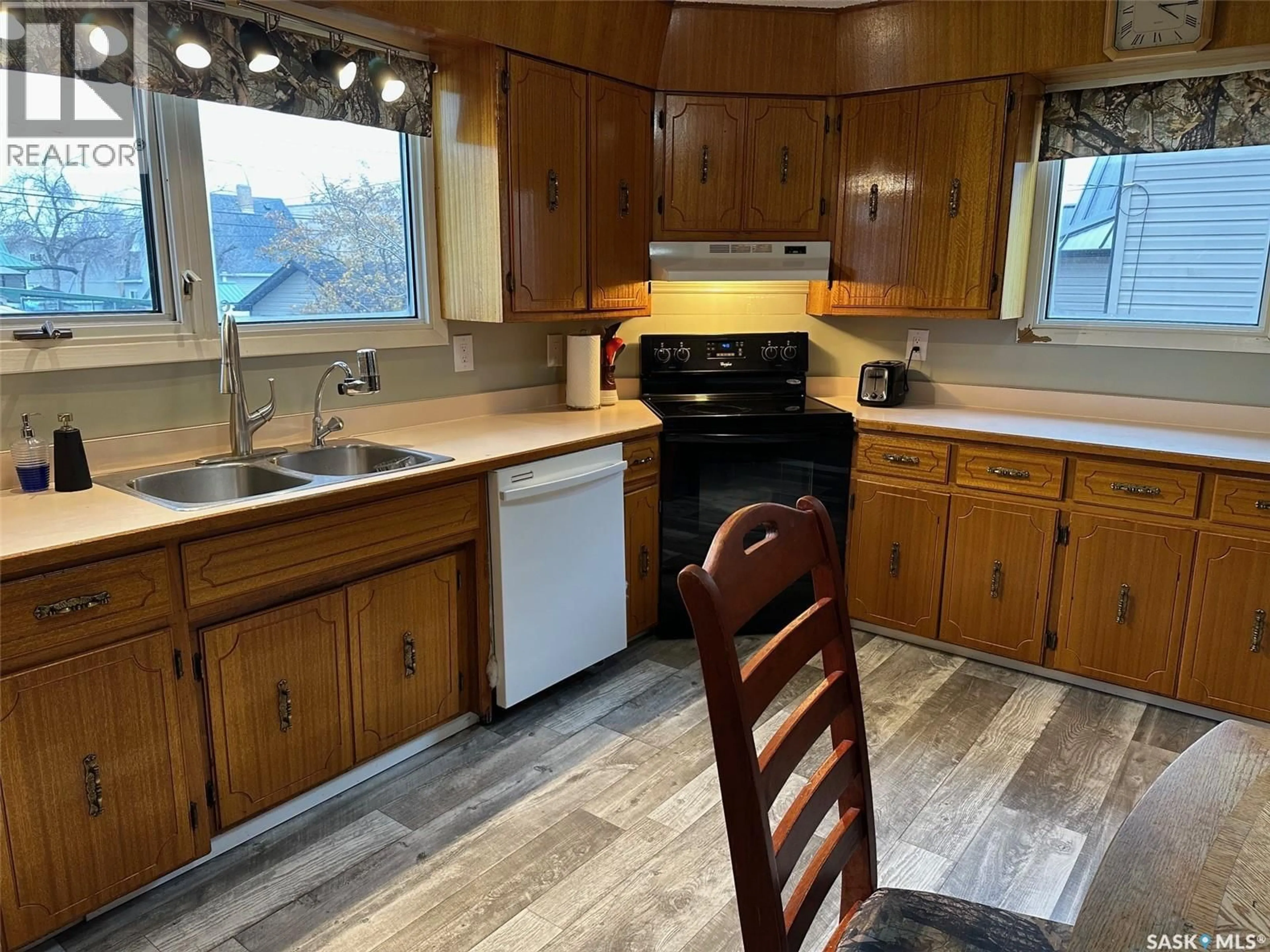 Standard kitchen, unknown for 913 THIRD STREET, Estevan Saskatchewan S4A0R2