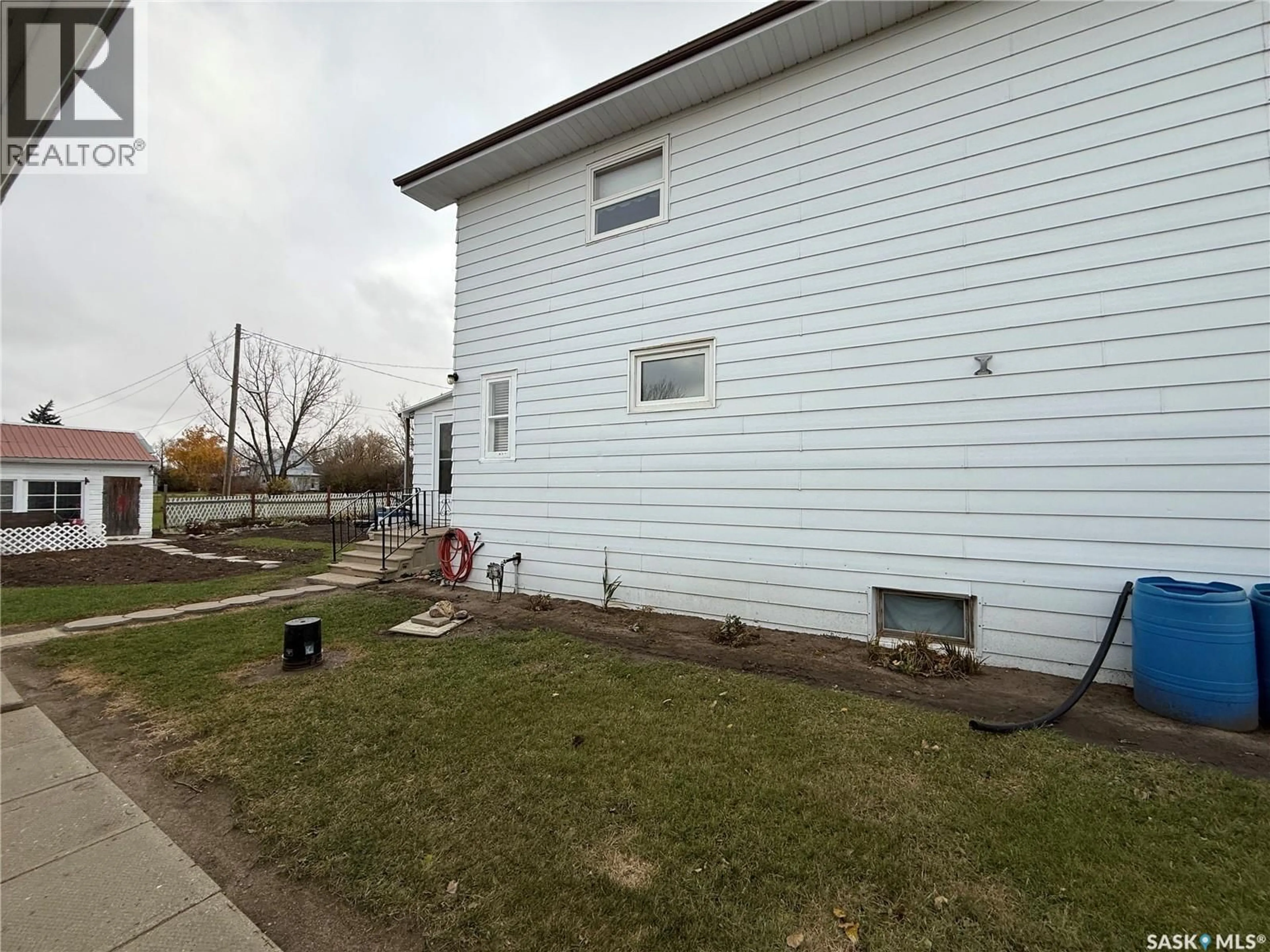 Unknown for 2425 HALIFAX STREET, Halbrite Saskatchewan S0C1H0