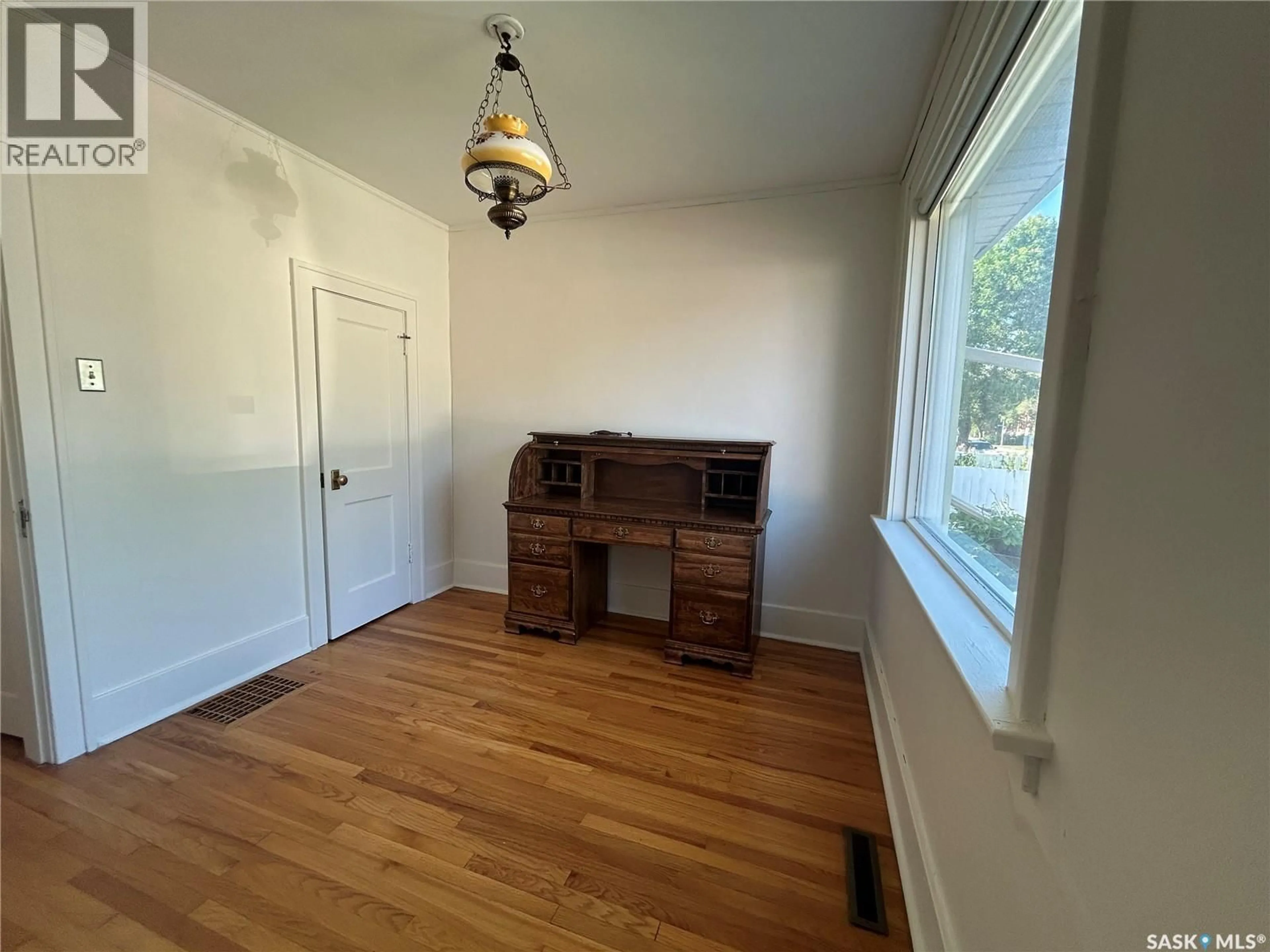 A pic of a room for 1535 ELPHINSTONE STREET, Regina Saskatchewan S4T3M9