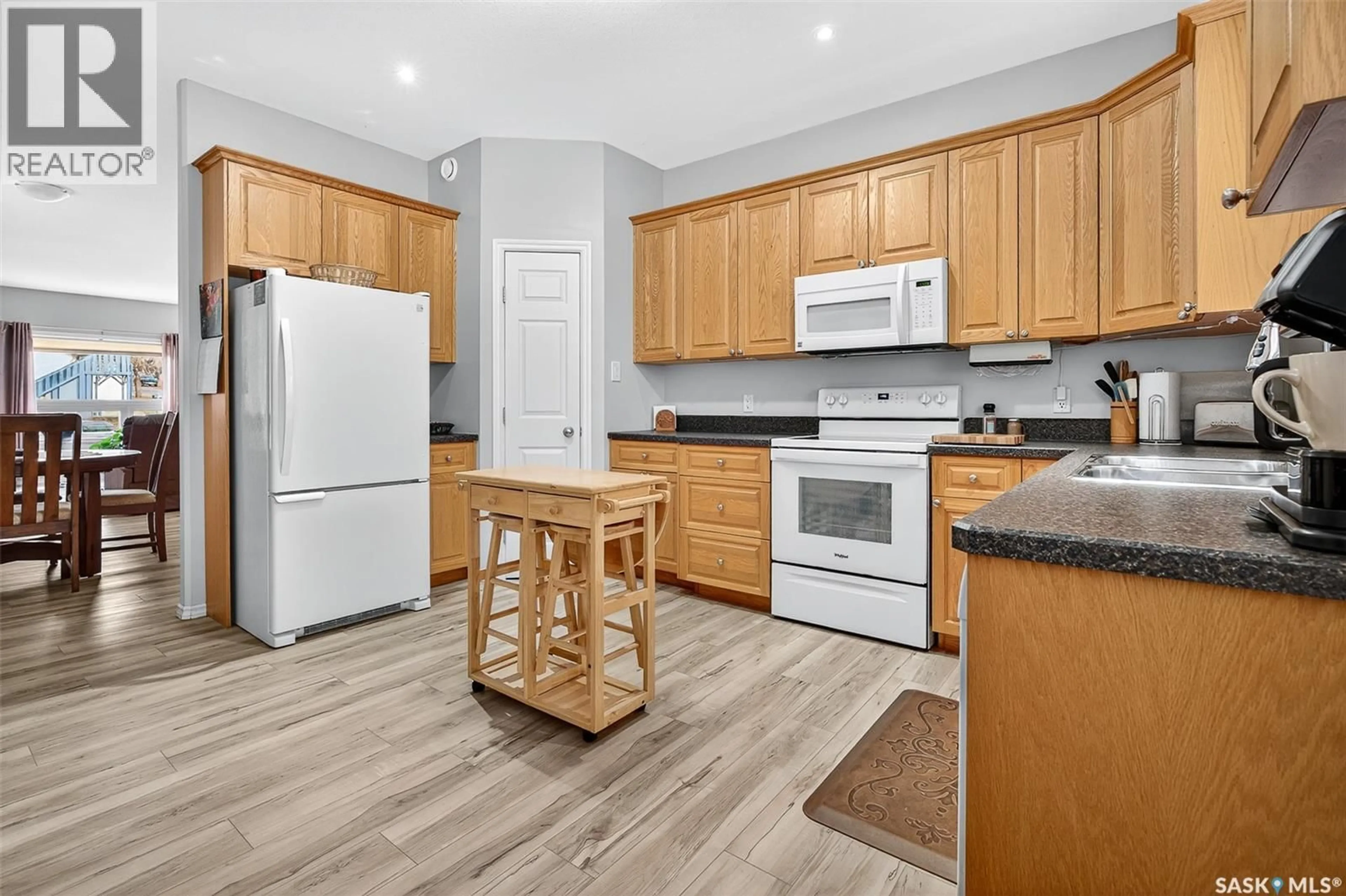 Standard kitchen, unknown for 551B CARIBOU STREET, Moose Jaw Saskatchewan S6H2K4