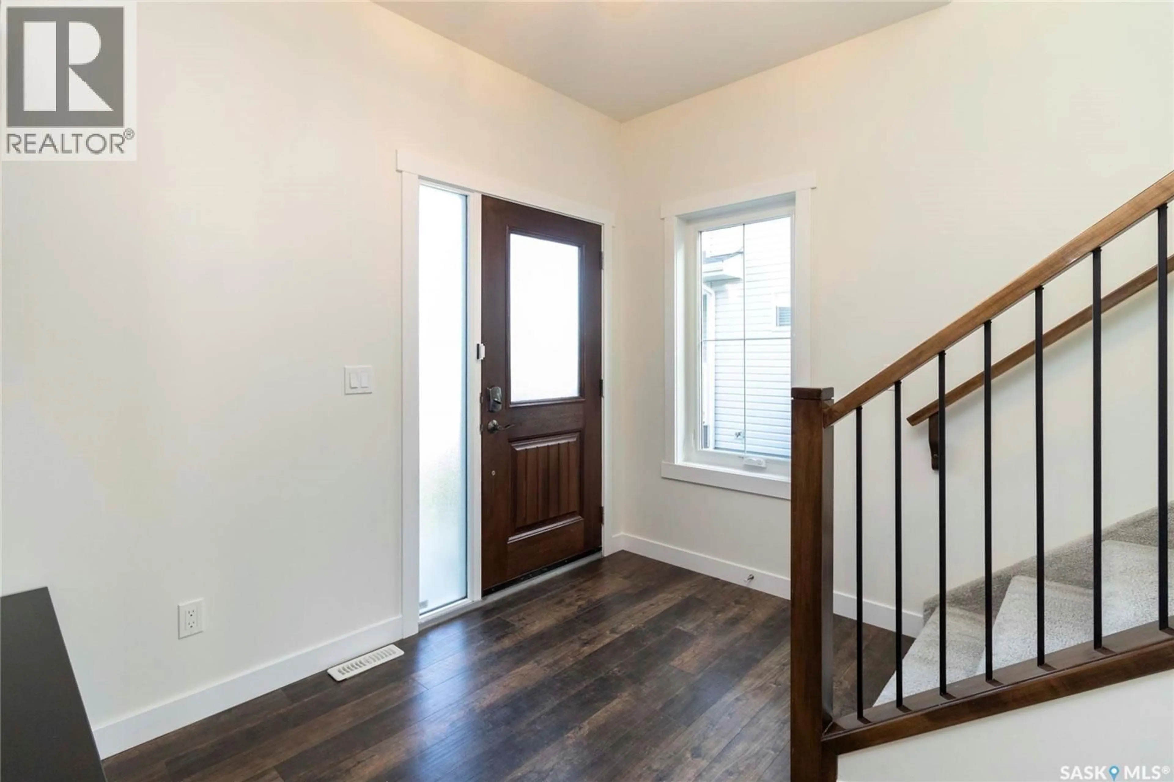 Indoor entryway for 334 HAMM WAY, Saskatoon Saskatchewan S7V0W3