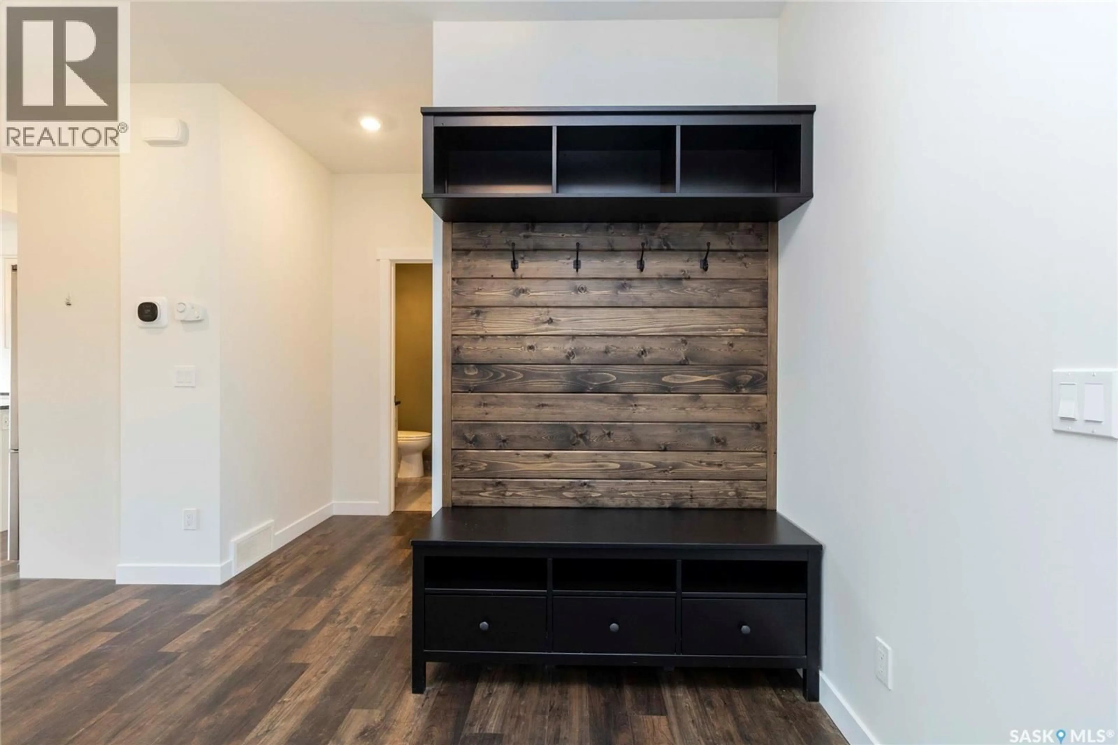 Indoor entryway for 334 HAMM WAY, Saskatoon Saskatchewan S7V0W3