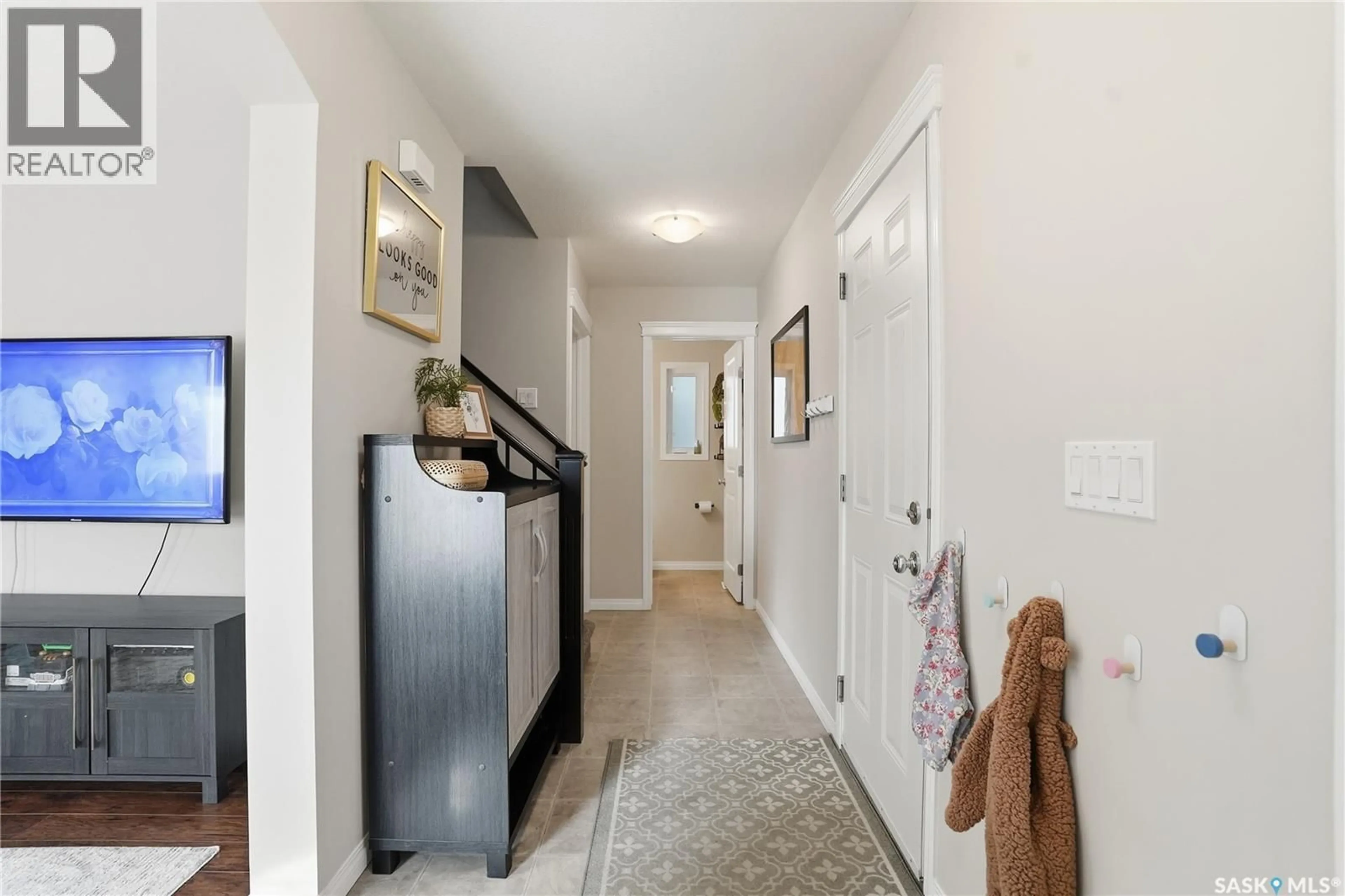Indoor entryway for 103 KOROL CRESCENT, Saskatoon Saskatchewan S7R0E1