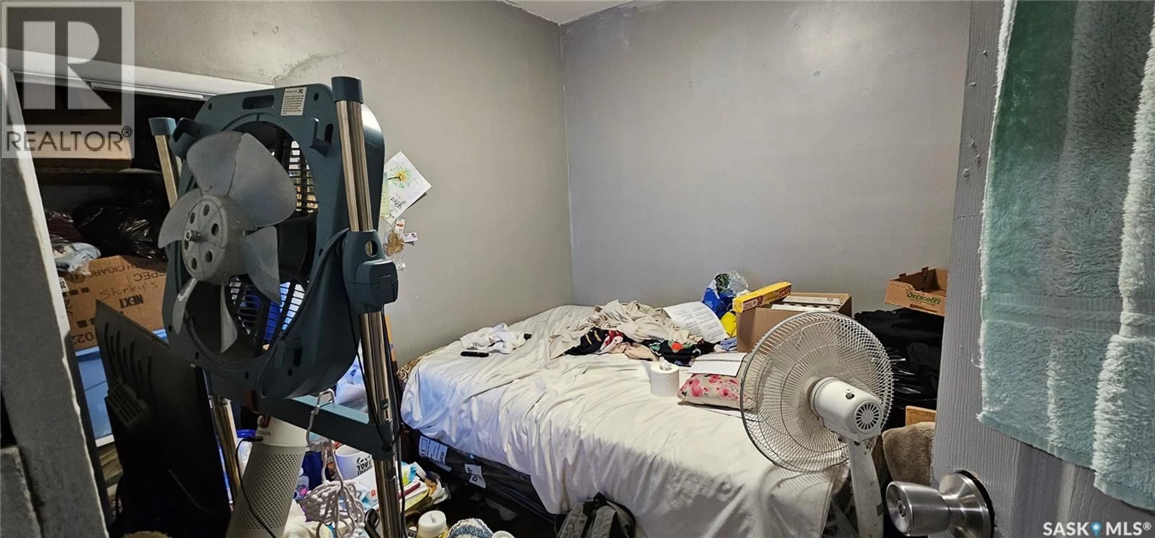 A pic of a room for 127 M AVENUE, Saskatoon Saskatchewan S7M2K1