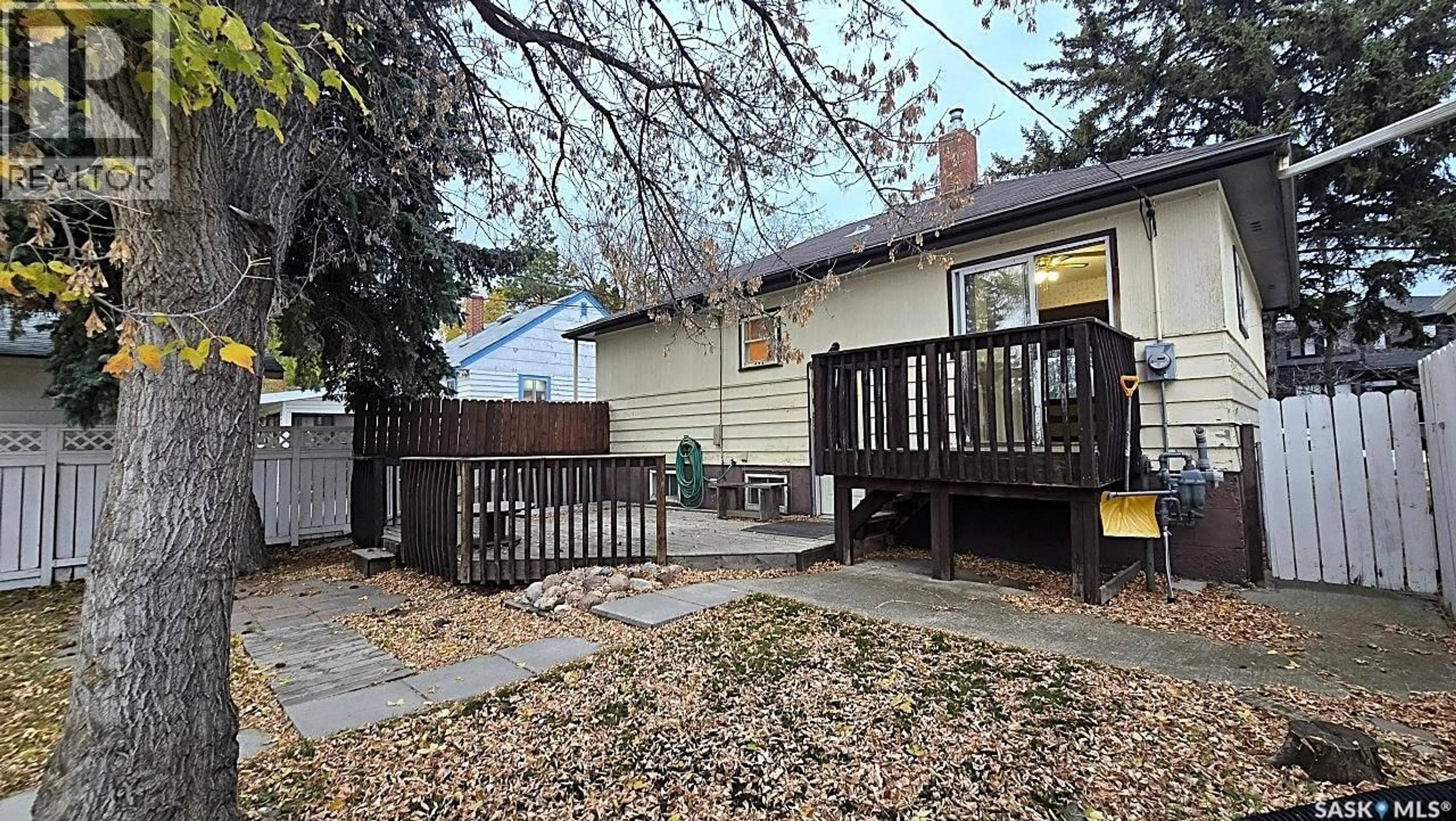 Patio, street for 524 1ST STREET, Saskatoon Saskatchewan S7H1S6