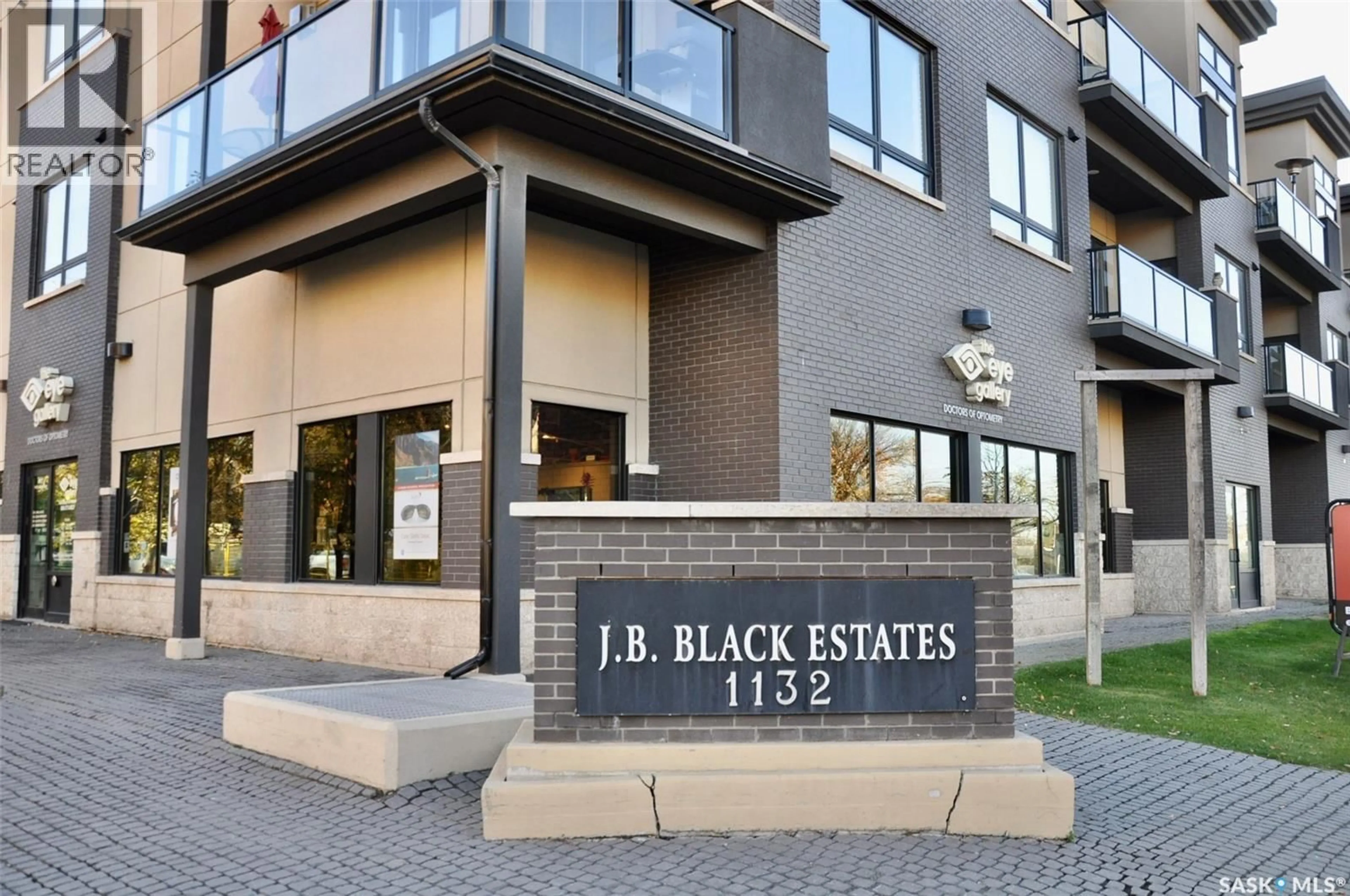 Home with brick exterior material, street for 206 - 1132 COLLEGE DRIVE, Saskatoon Saskatchewan S7N0W2