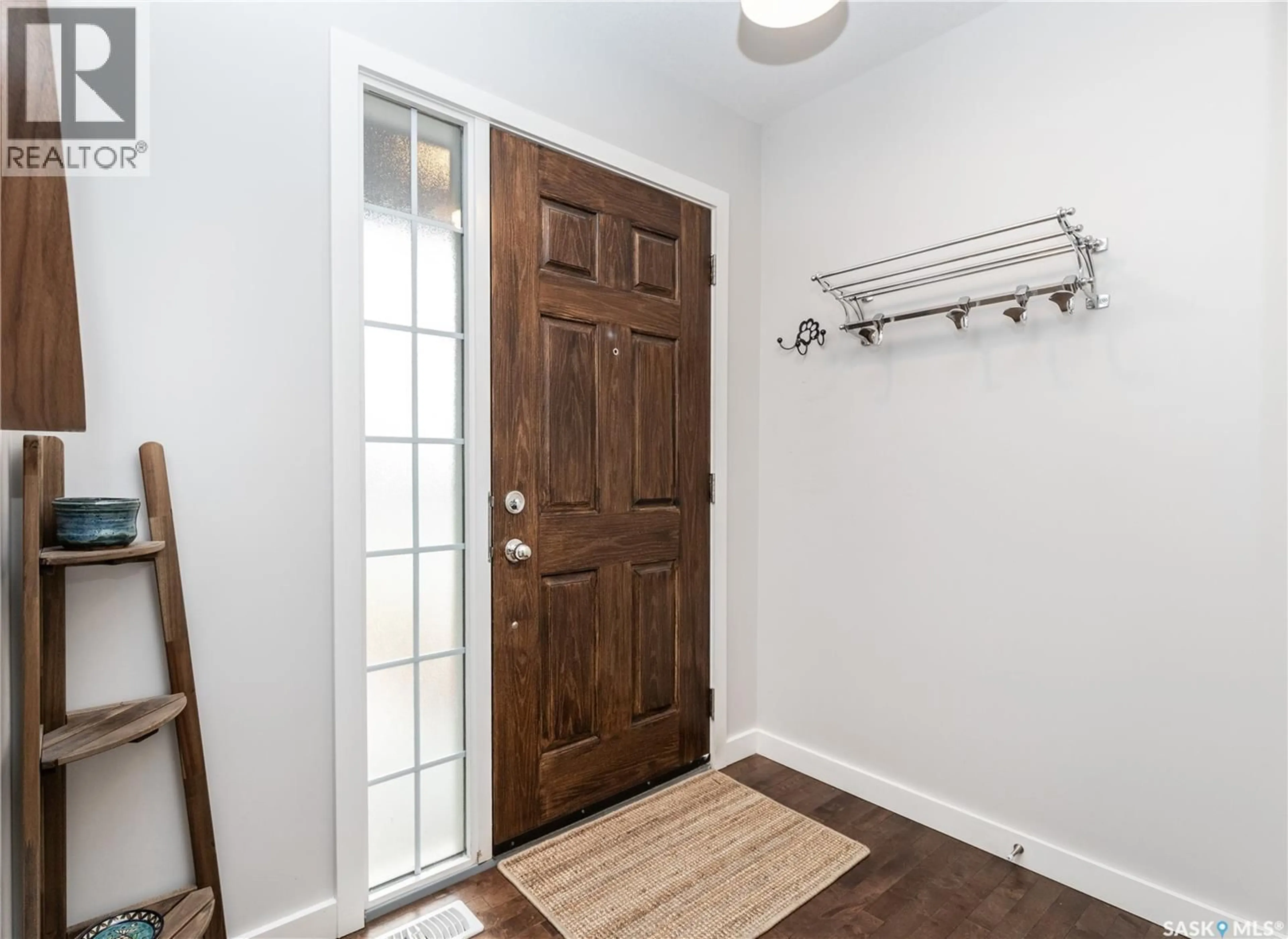 Indoor entryway for 603 455 REMPEL LANE, Saskatoon Saskatchewan S7T0R8