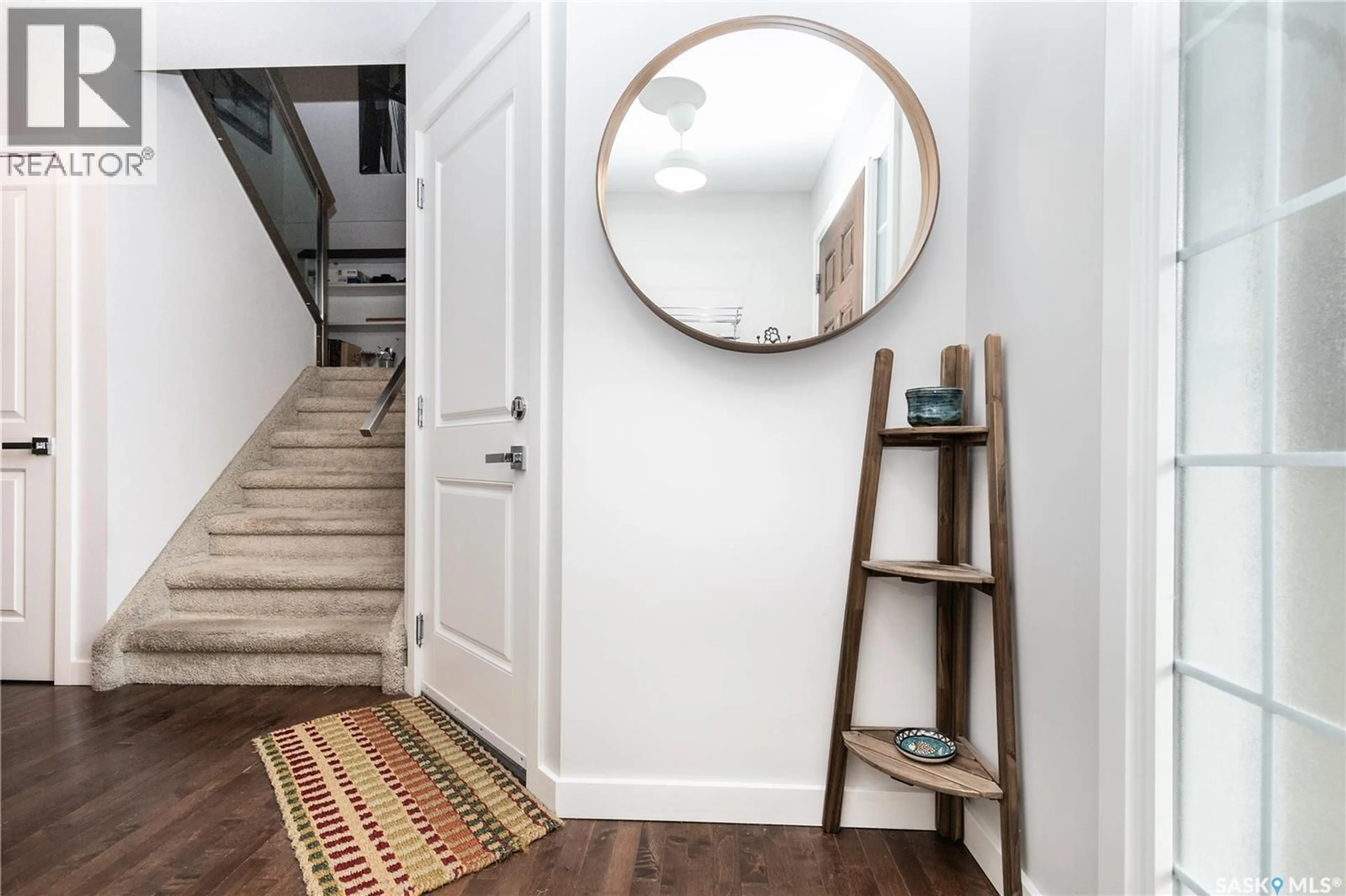 Indoor entryway for 603 455 REMPEL LANE, Saskatoon Saskatchewan S7T0R8