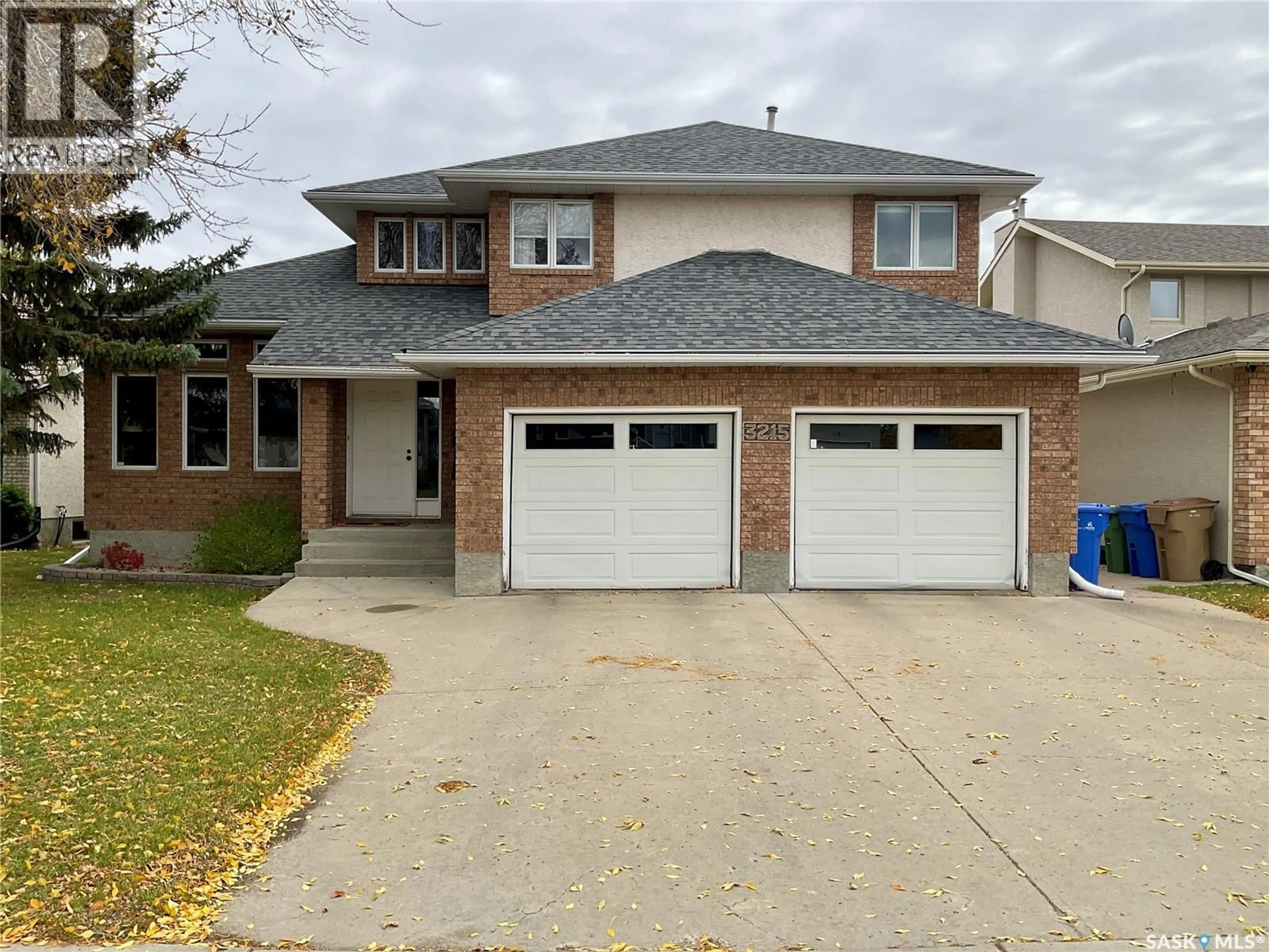 Home with vinyl exterior material, street for 3215 WINCHESTER ROAD, Regina Saskatchewan S4V2T4