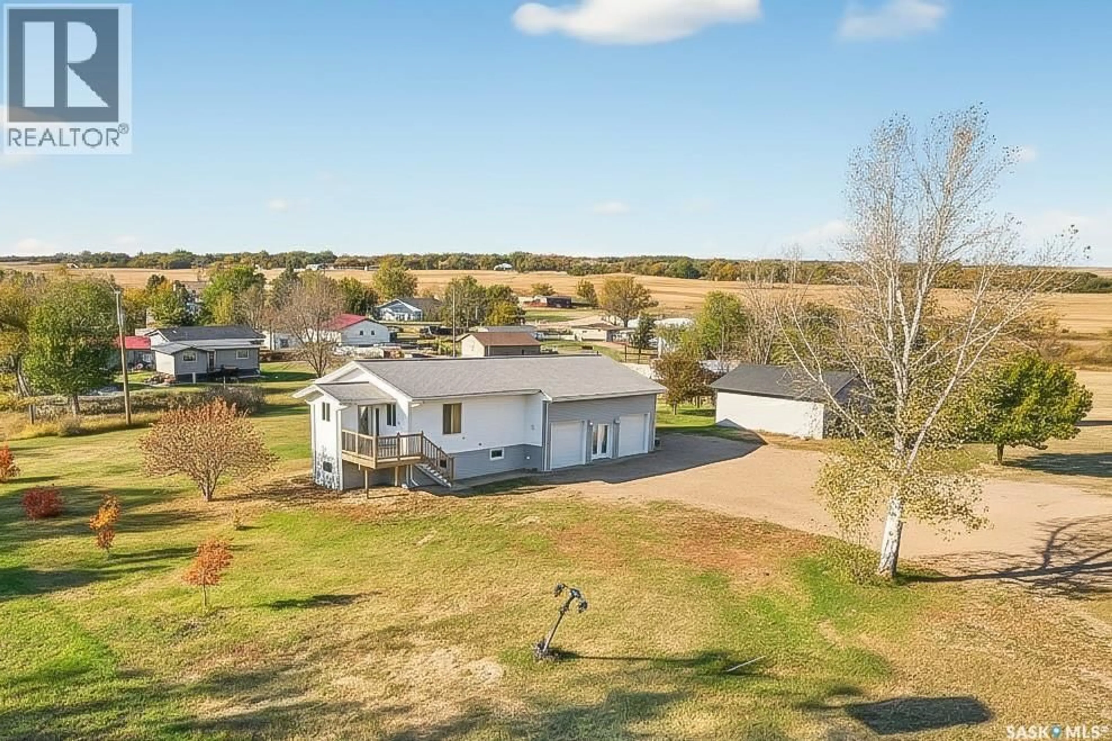 A pic from outside/outdoor area/front of a property/back of a property/a pic from drone, water/lake/river/ocean view for 102 VICTORIA STREET, Mortlach Saskatchewan S0H3E0